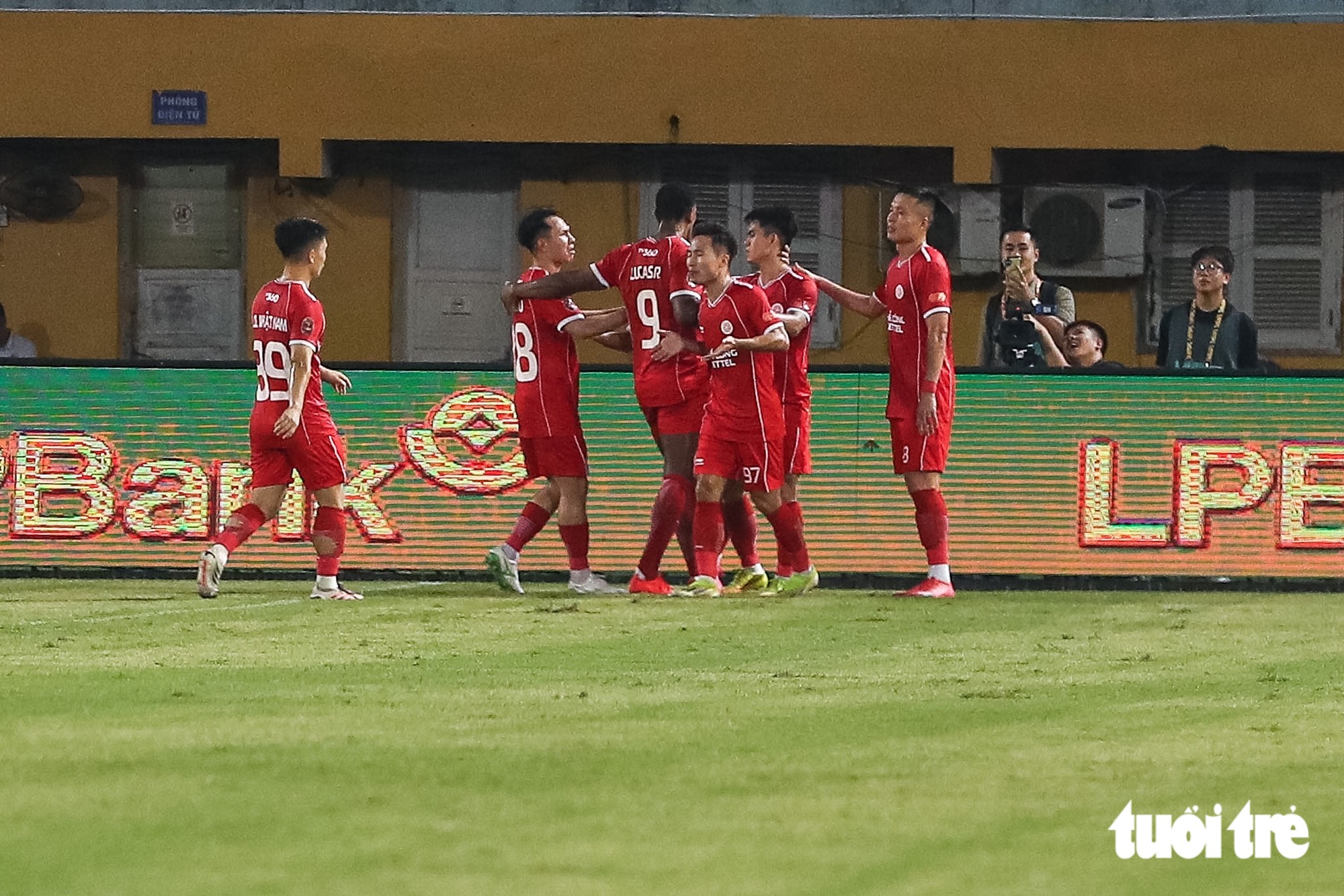 Thể Công - Viettel thua sốc Hà Tĩnh - Ảnh 2.