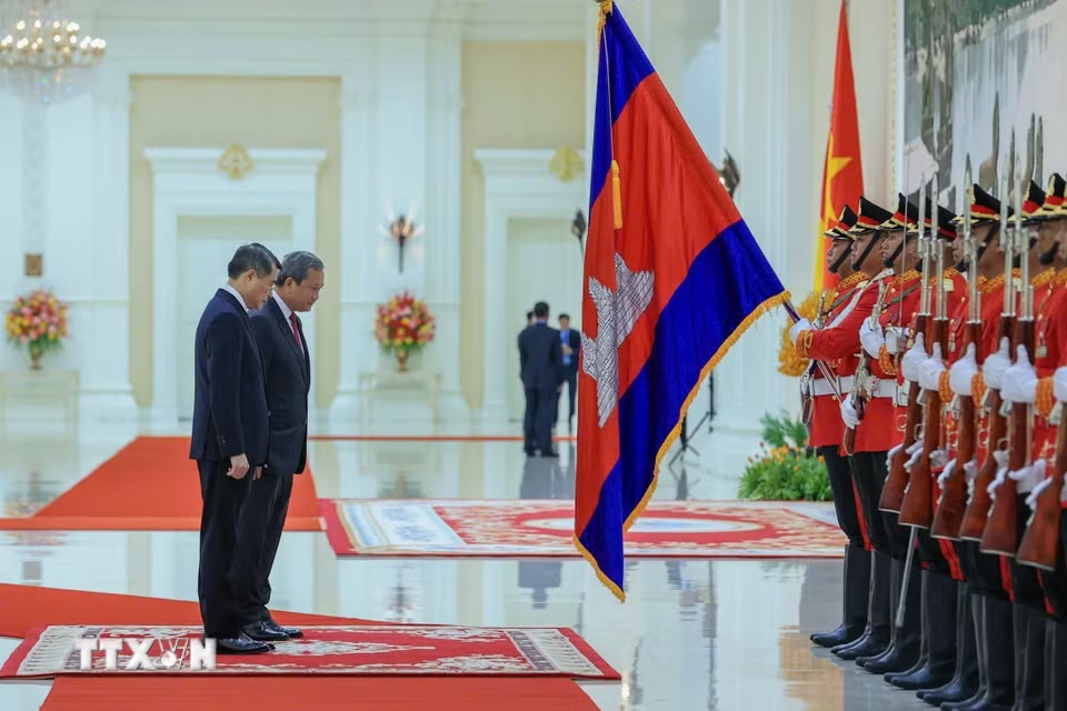 Thủ tướng Hun Manet chủ trì lễ đón Thủ tướng Lê Minh Hưng - Ảnh 3.