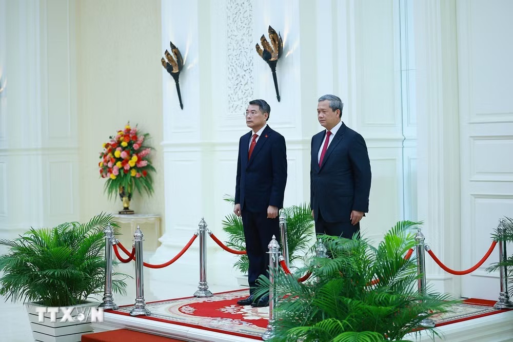Thủ tướng Hun Manet chủ trì lễ đón Thủ tướng Lê Minh Hưng - Ảnh 2.