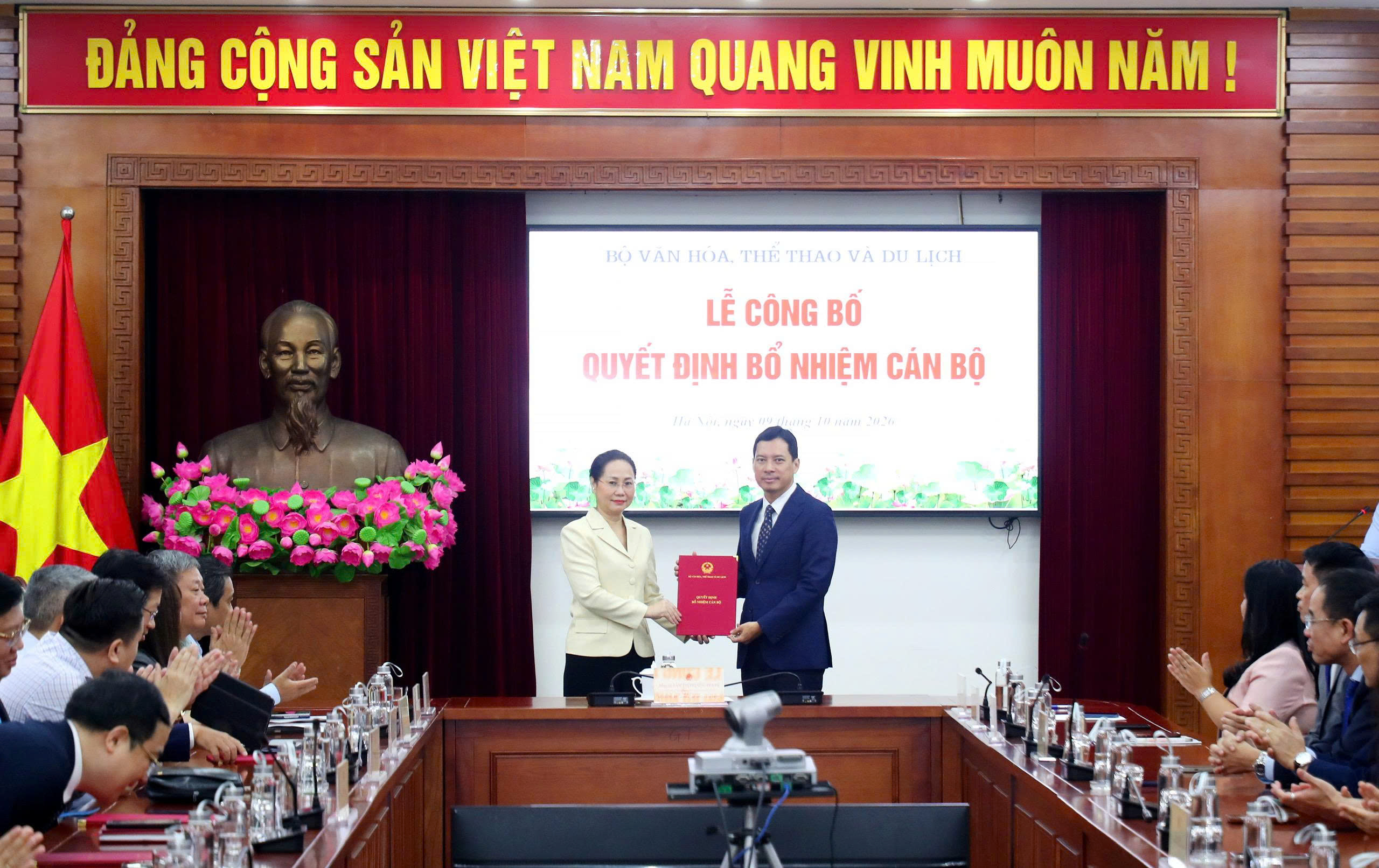 Ông Lưu Đình Phúc làm Cục trưởng Cục Xuất bản và Thư viện, ông Lê Quang Tự Do làm Cục trưởng Cục Báo chí - Ảnh 2.