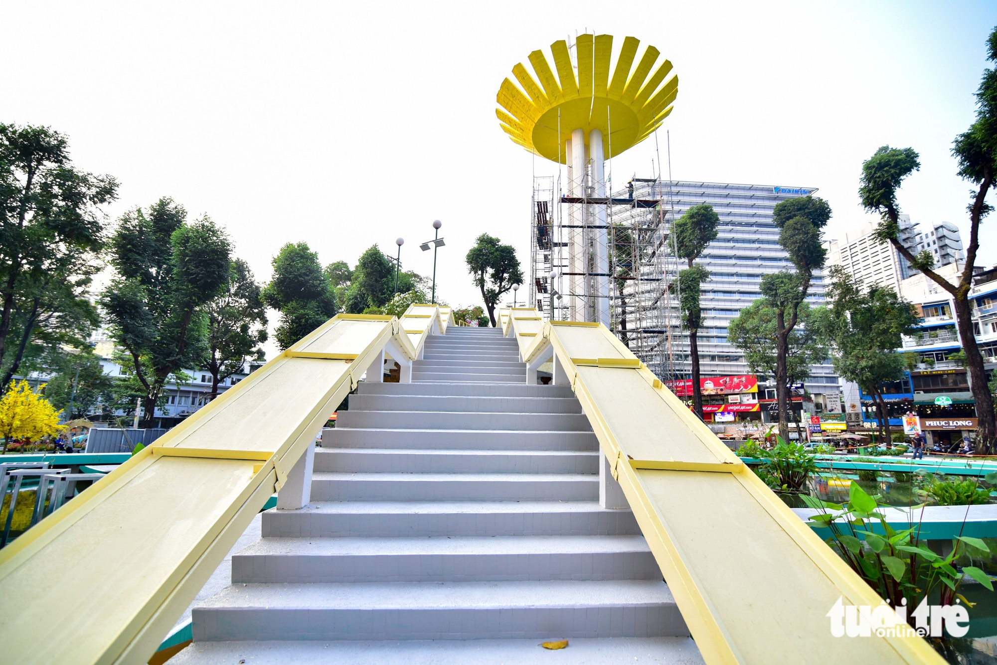 Ho Chi Minh City’s Turtle Lake gets fresh look ahead of Tet - Ảnh 5. Ho Chi Minh City’s Turtle Lake gets fresh look ahead of Tet - Ảnh 5.