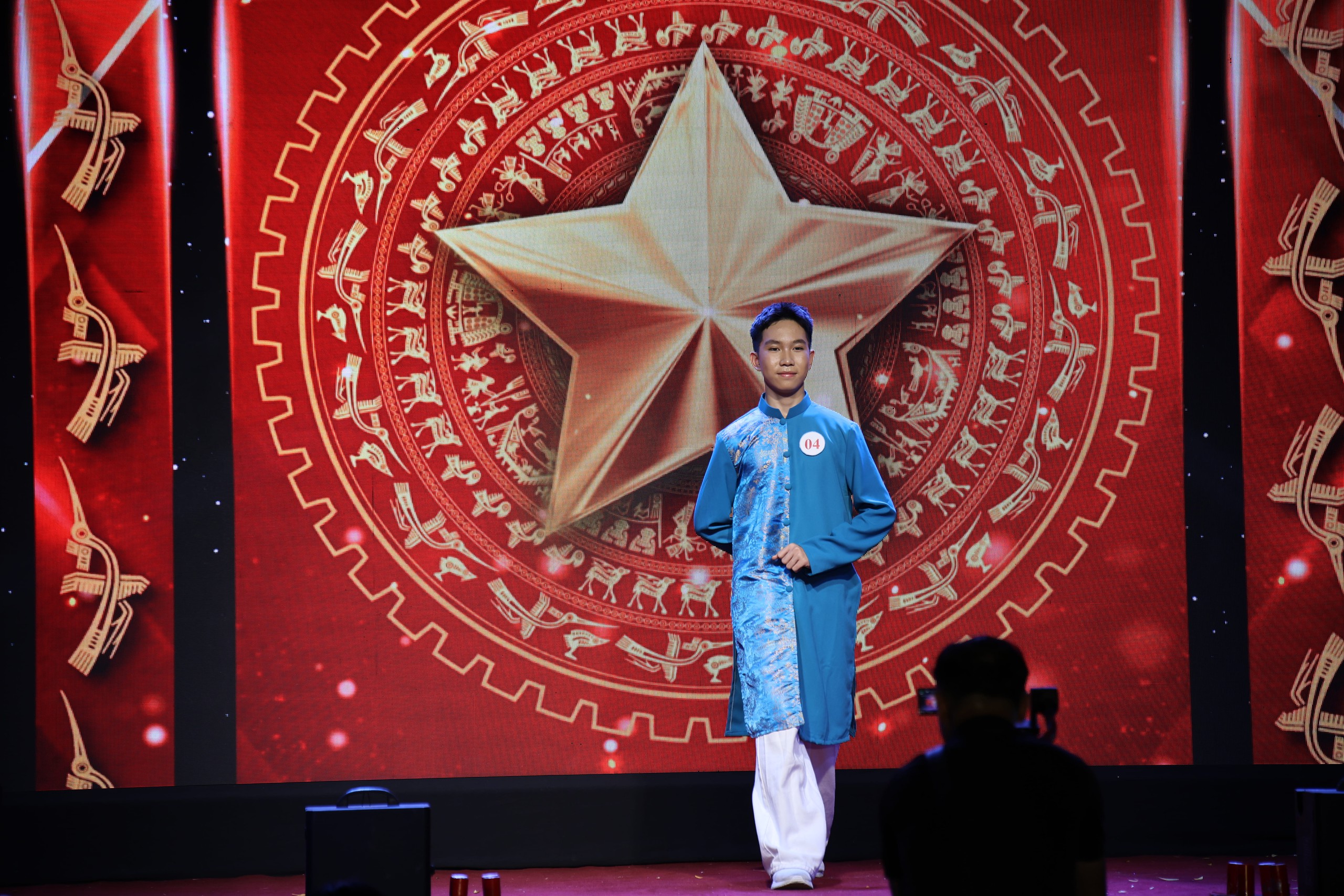 Dàn anh trai, em xinh hội tụ tại hội xuân Trường THCS Gò Vấp- Ảnh 3.