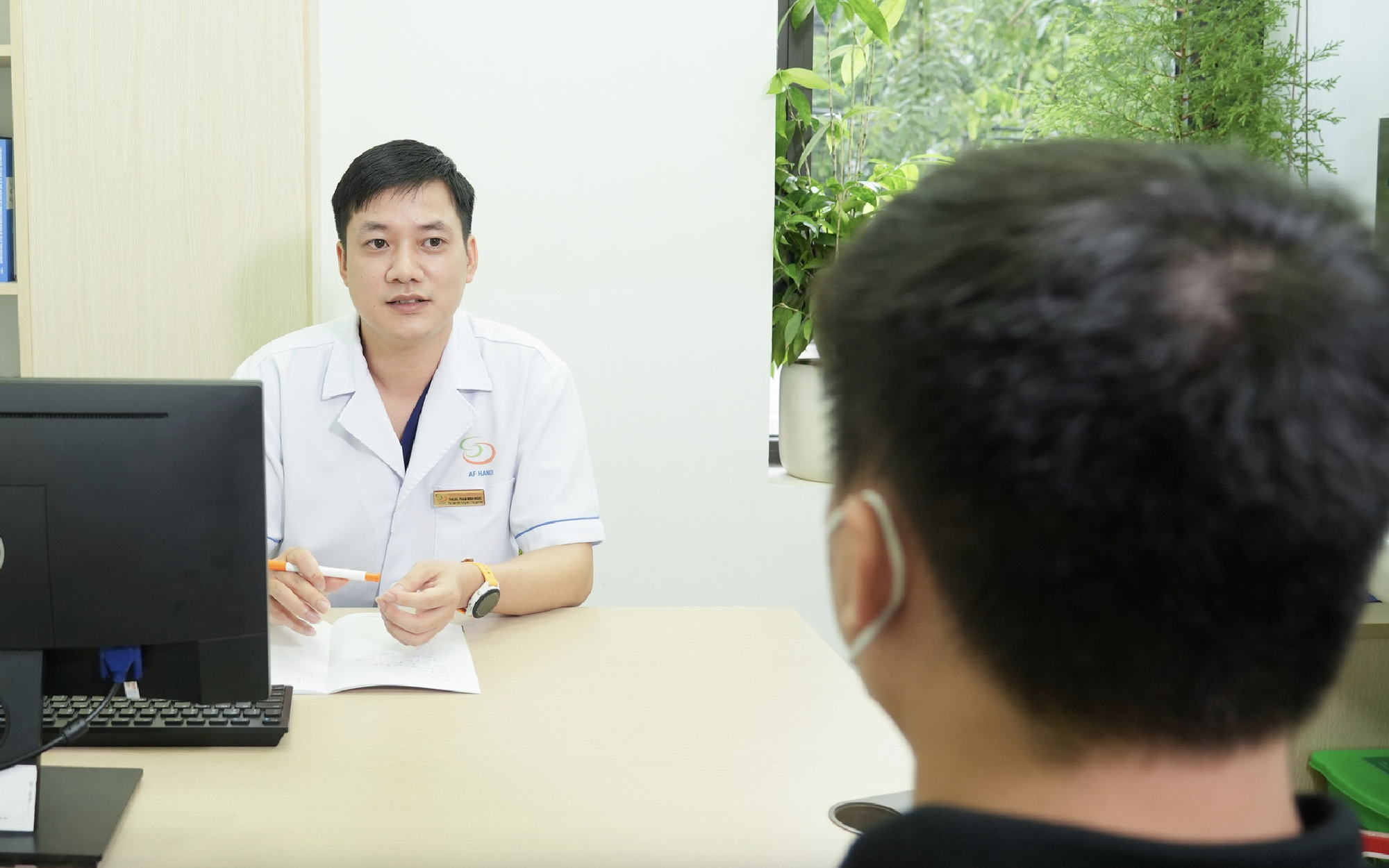 Nam giới mắc bệnh lây qua đường tình dục gia tăng và trẻ hóa đáng báo động