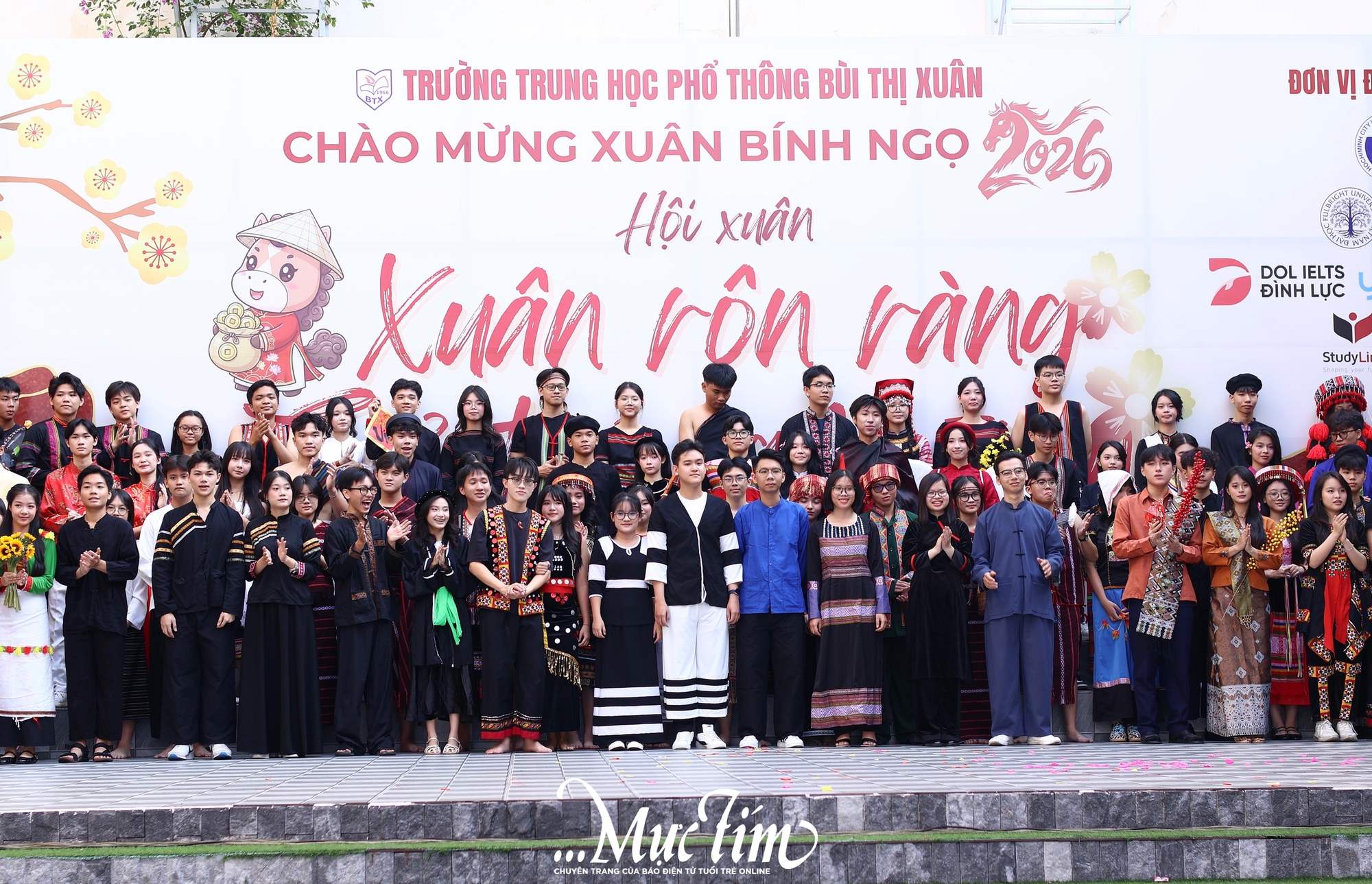 Khi Tết được làm nên từ bàn tay của những ‘nghệ nhân học trò’- Ảnh 11.