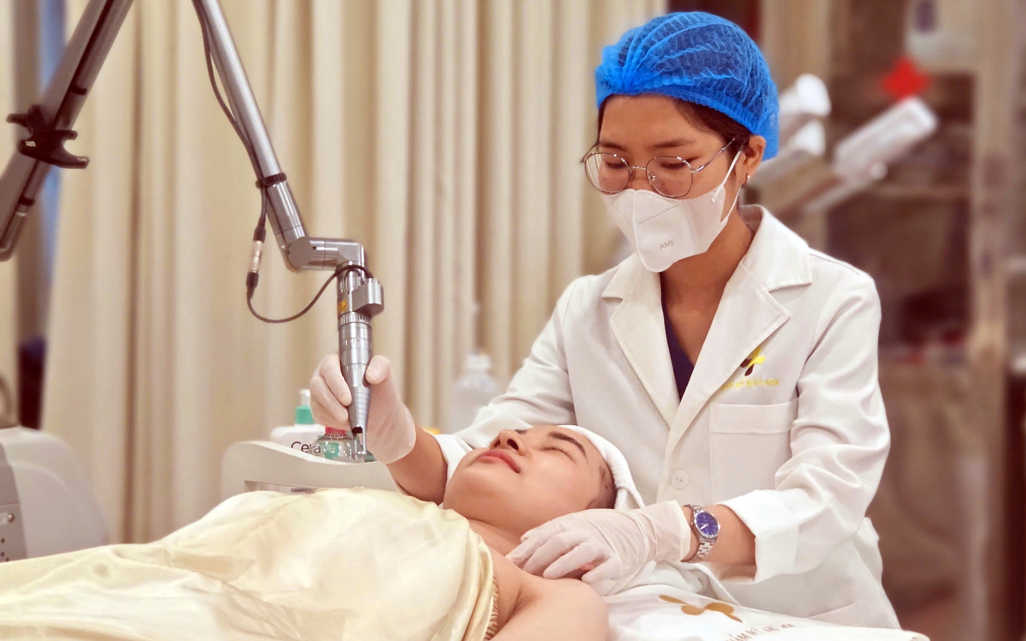 Việt Kiều Tranh Thủ Tết Về Nước Làm Đẹp Và Điều Trị Hiếm Muộn