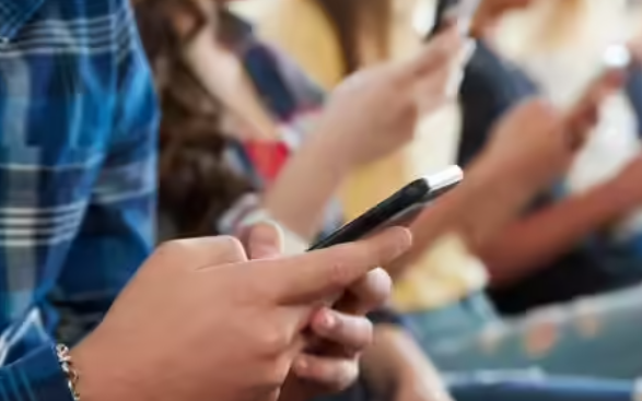 Meta, YouTube ra tòa vì cáo buộc thiết kế nền tảng gây nghiện cho trẻ em