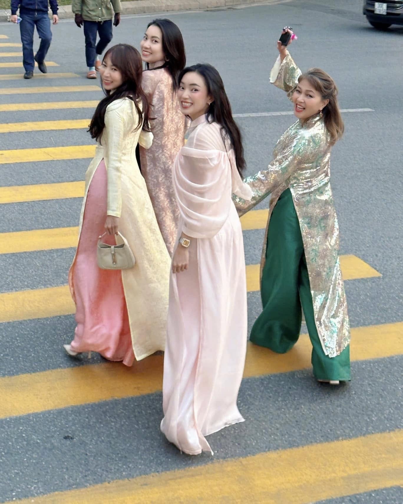 Học lỏm cách phối đồ Tết 3 mùng của các fashionista Việt Nam- Ảnh 7.