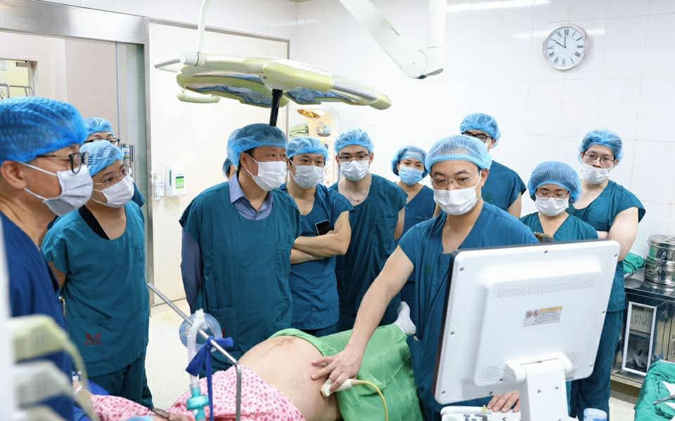 Bệnh viện Phụ sản Hà Nội cứu mẹ và con trong ca ung thư buồng trứng hiếm gặp