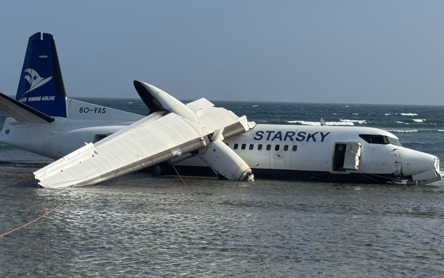 Máy bay Starsky Aviation trượt đường băng ở Somalia, toàn bộ 55 người an toàn