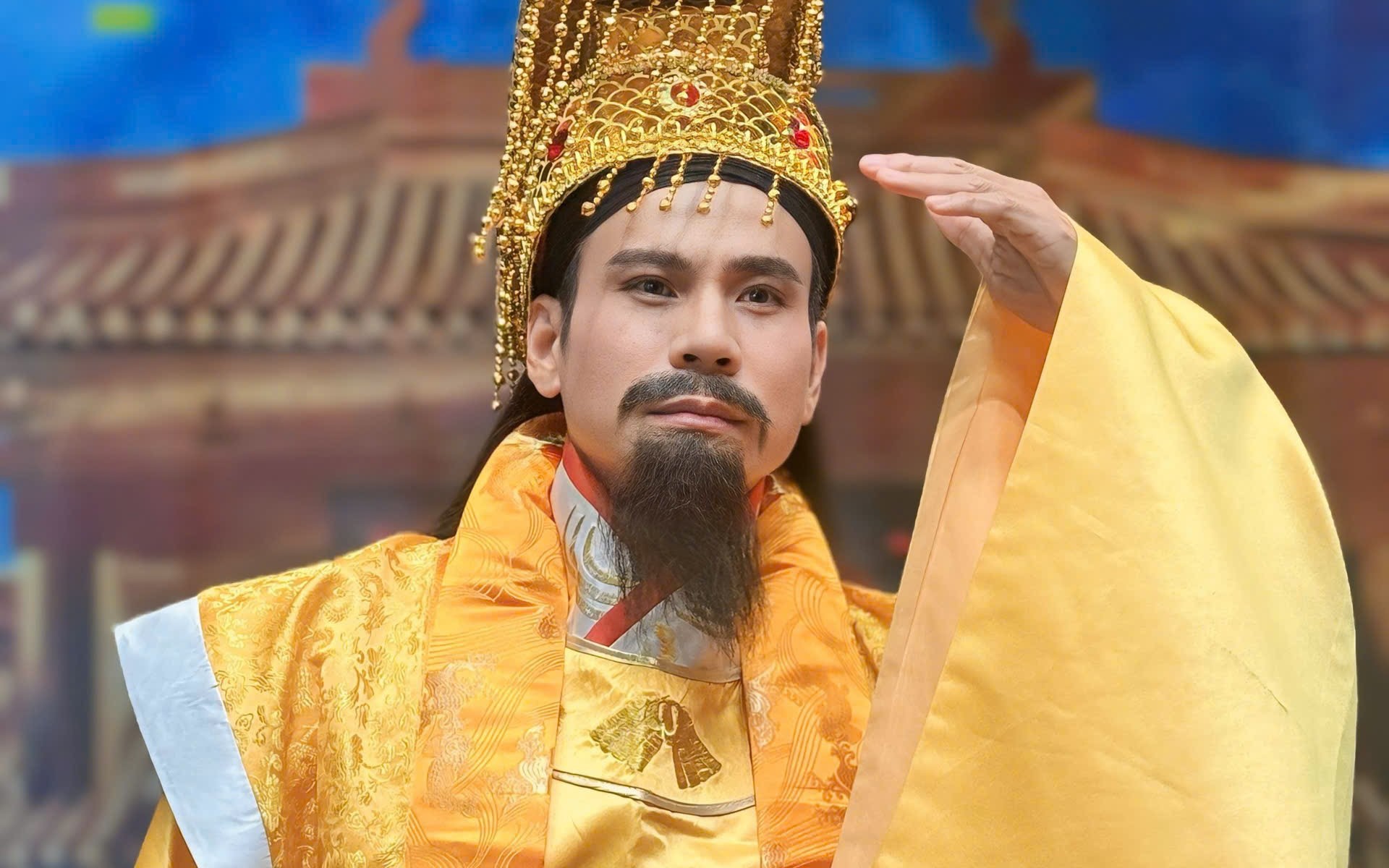 Trí Quang lần đầu hóa thân Ngọc Hoàng trong chương trình Tết 'Ngọc đế vi hành'
