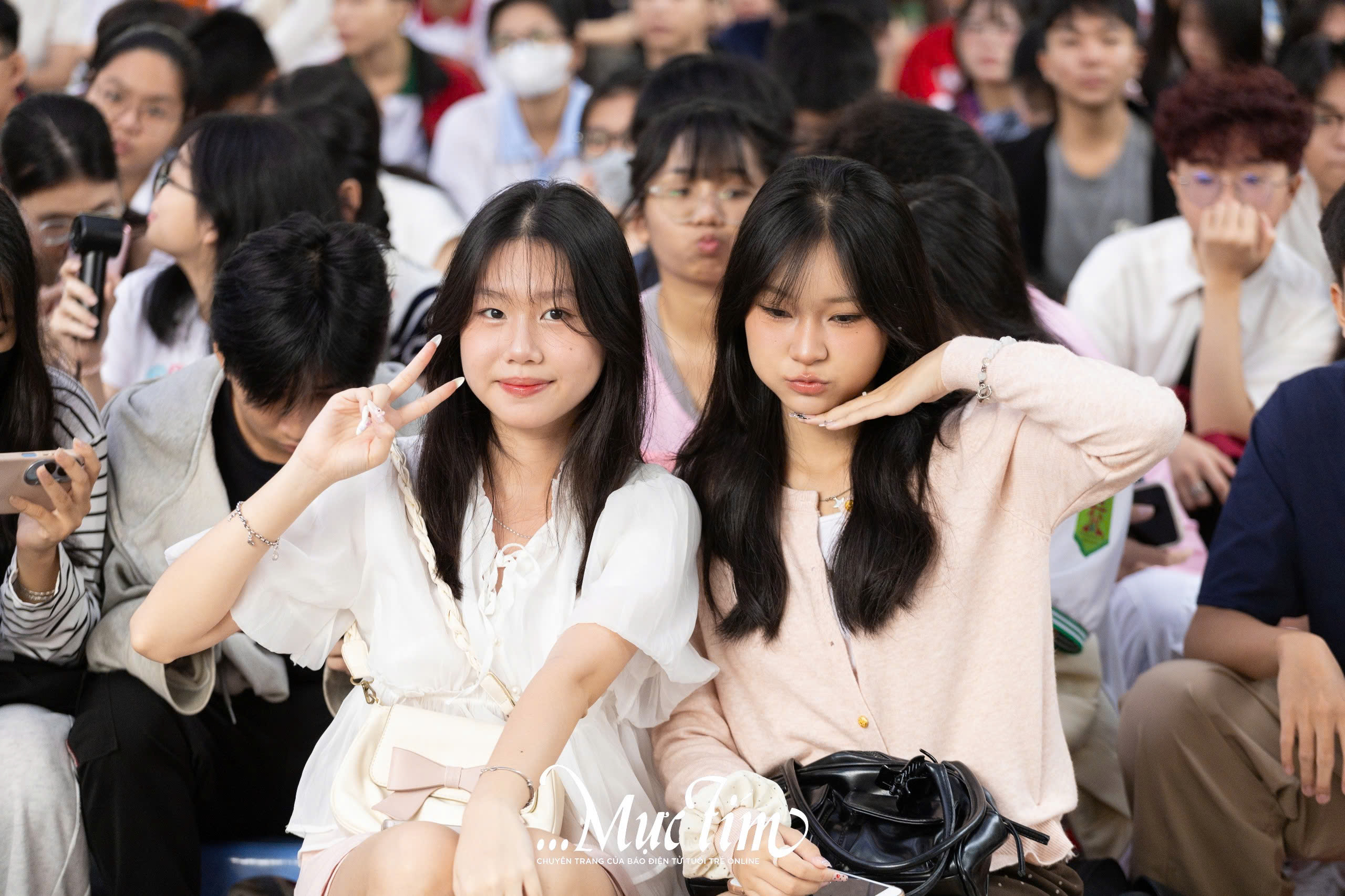 ‘Cháy’ sạch hơn 5.000 vé, hội xuân học trò rộn ràng như một phiên chợ Tết- Ảnh 8.