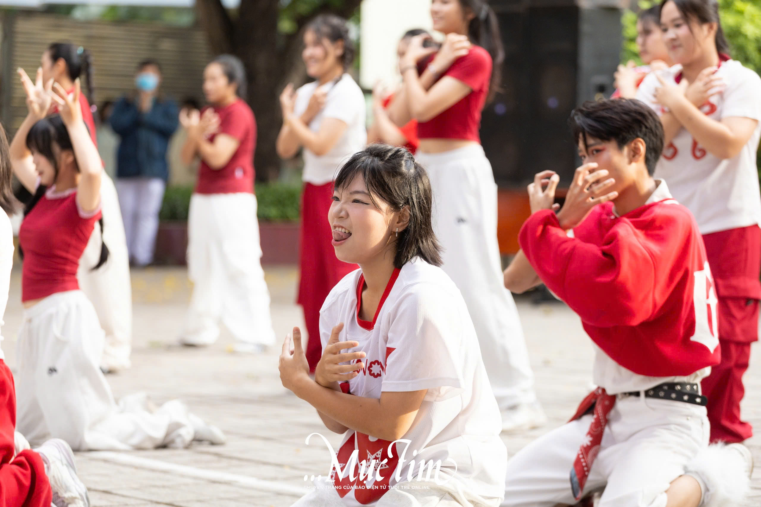 ‘Cháy’ sạch hơn 5.000 vé, hội xuân học trò rộn ràng như một phiên chợ Tết- Ảnh 12.