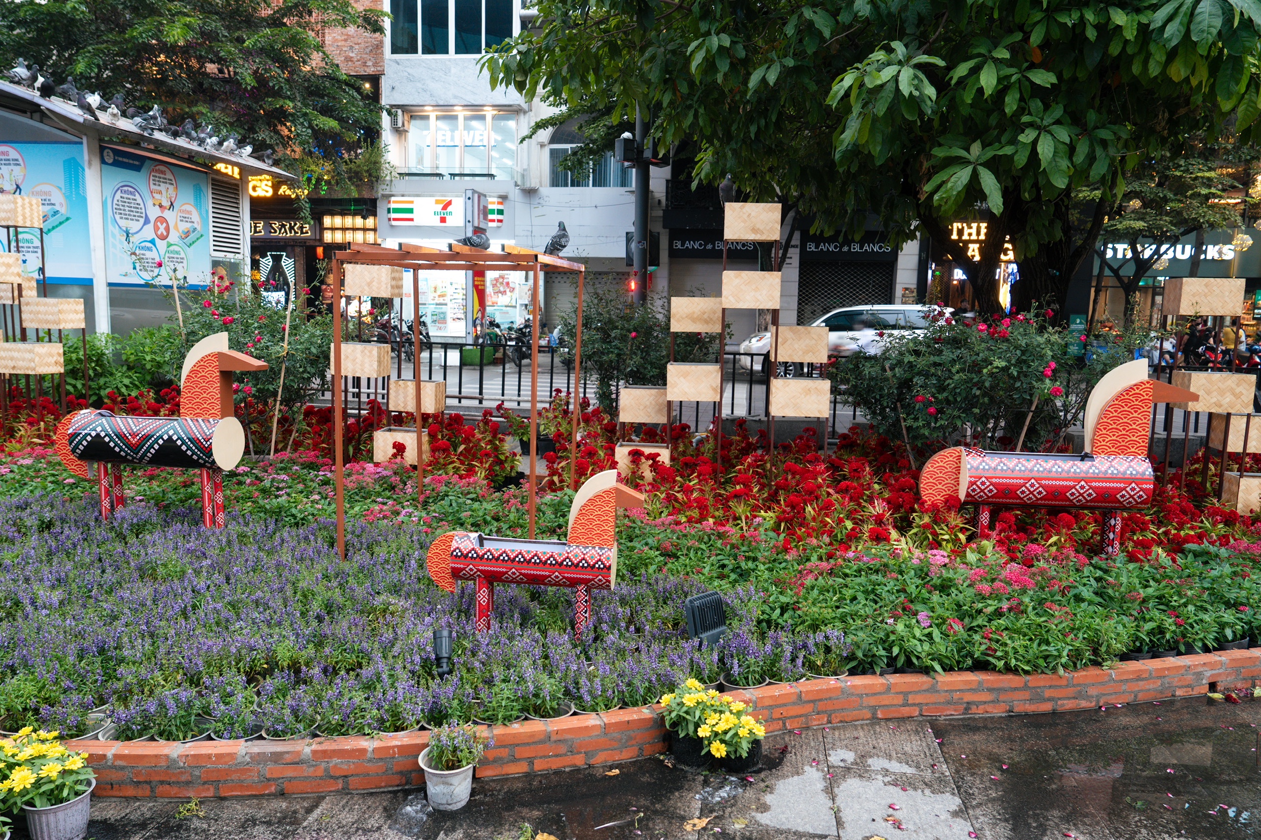 linh vật ngựa - Ảnh 10.