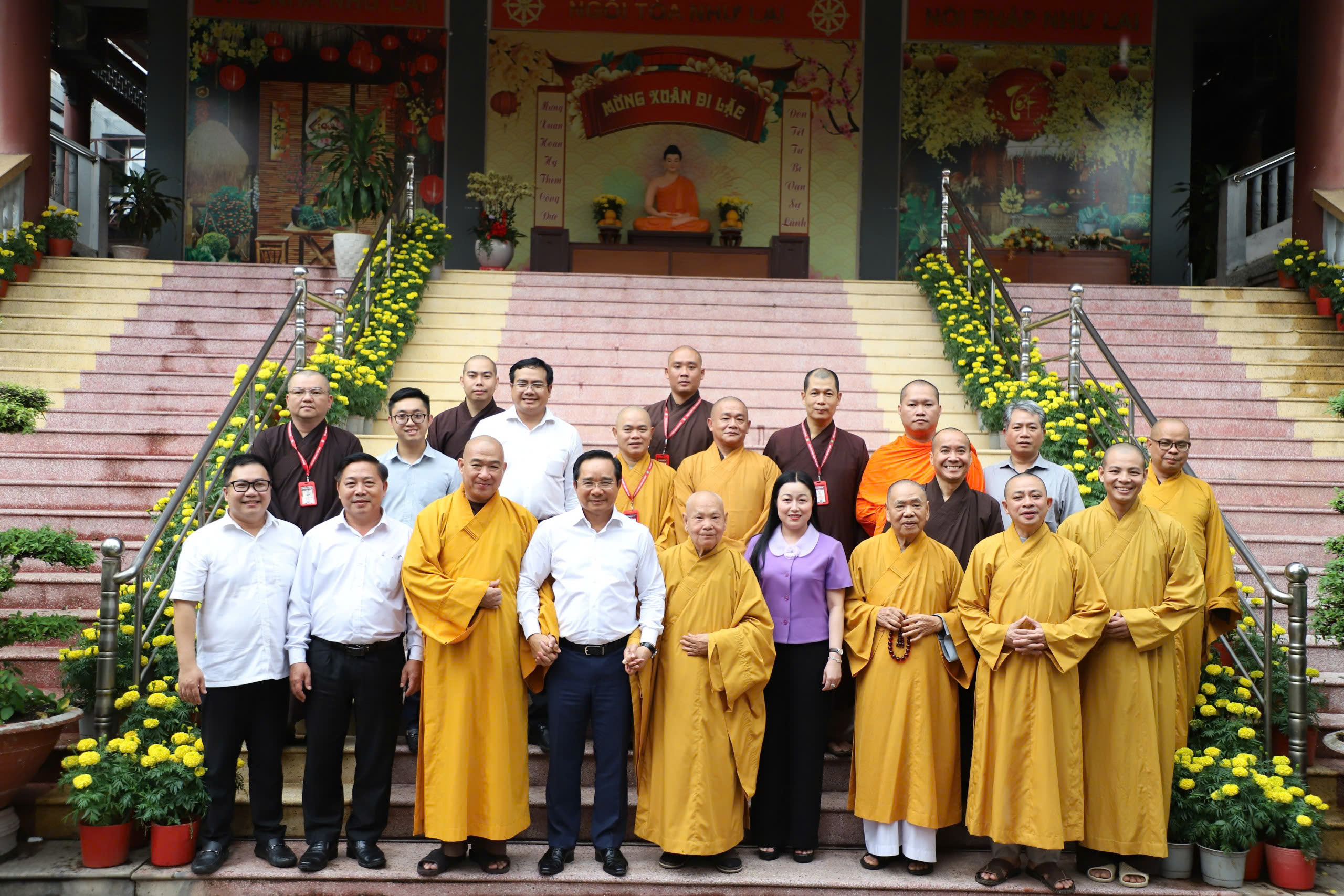 Chủ tịch UBND TP.HCM Nguyễn Văn Được chúc Tết lãnh đạo Giáo hội Phật giáo Việt Nam - Ảnh 2.