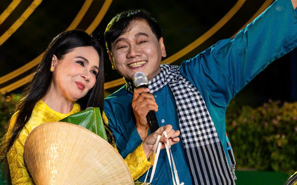 Chợ Hoa Xuân Trên Bến Dưới Thuyền 2026 Khai Mạc Rực Rỡ Với Nghệ Thuật Đặc Sắc