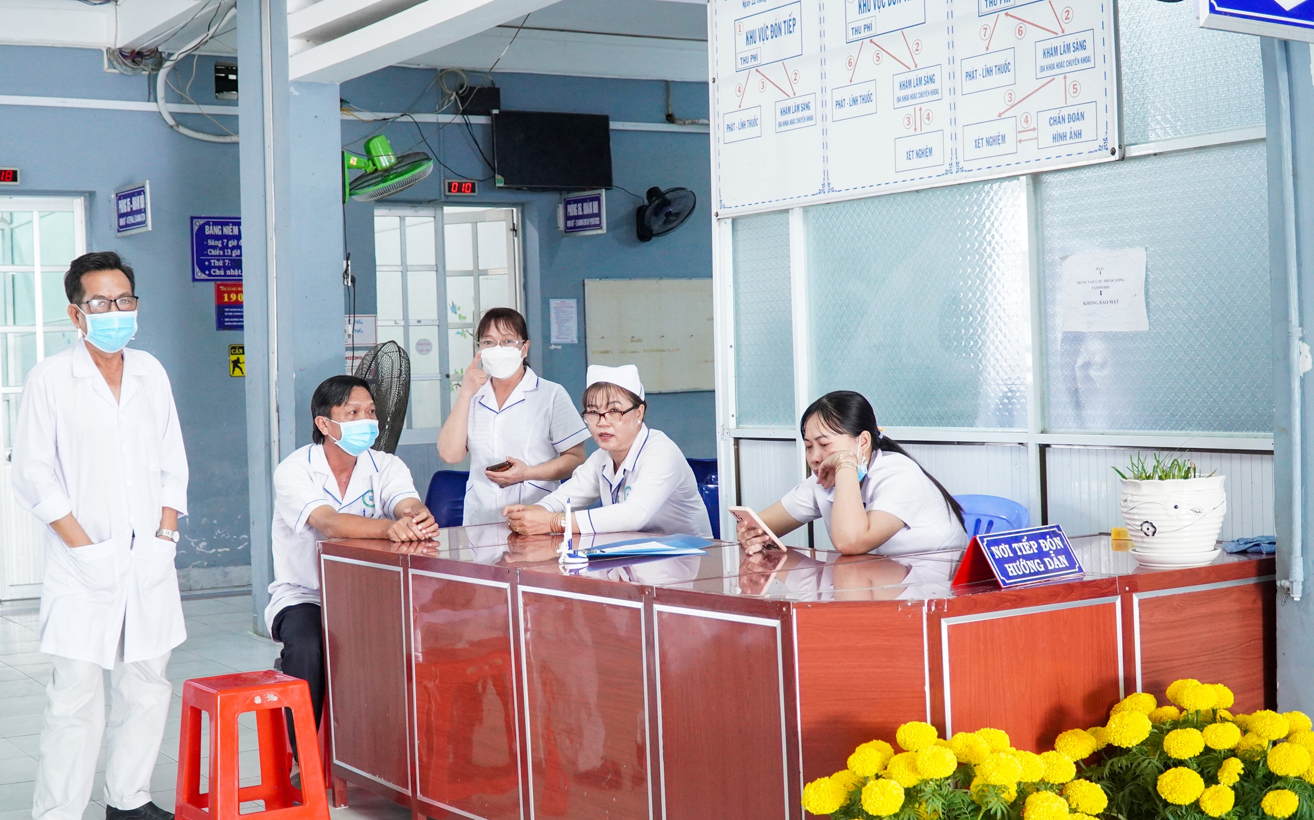 Hàng trăm nhân viên y tế Cà Mau bị nợ lương, cận Tết vẫn chưa có tiền xoay xở - Ảnh 1.