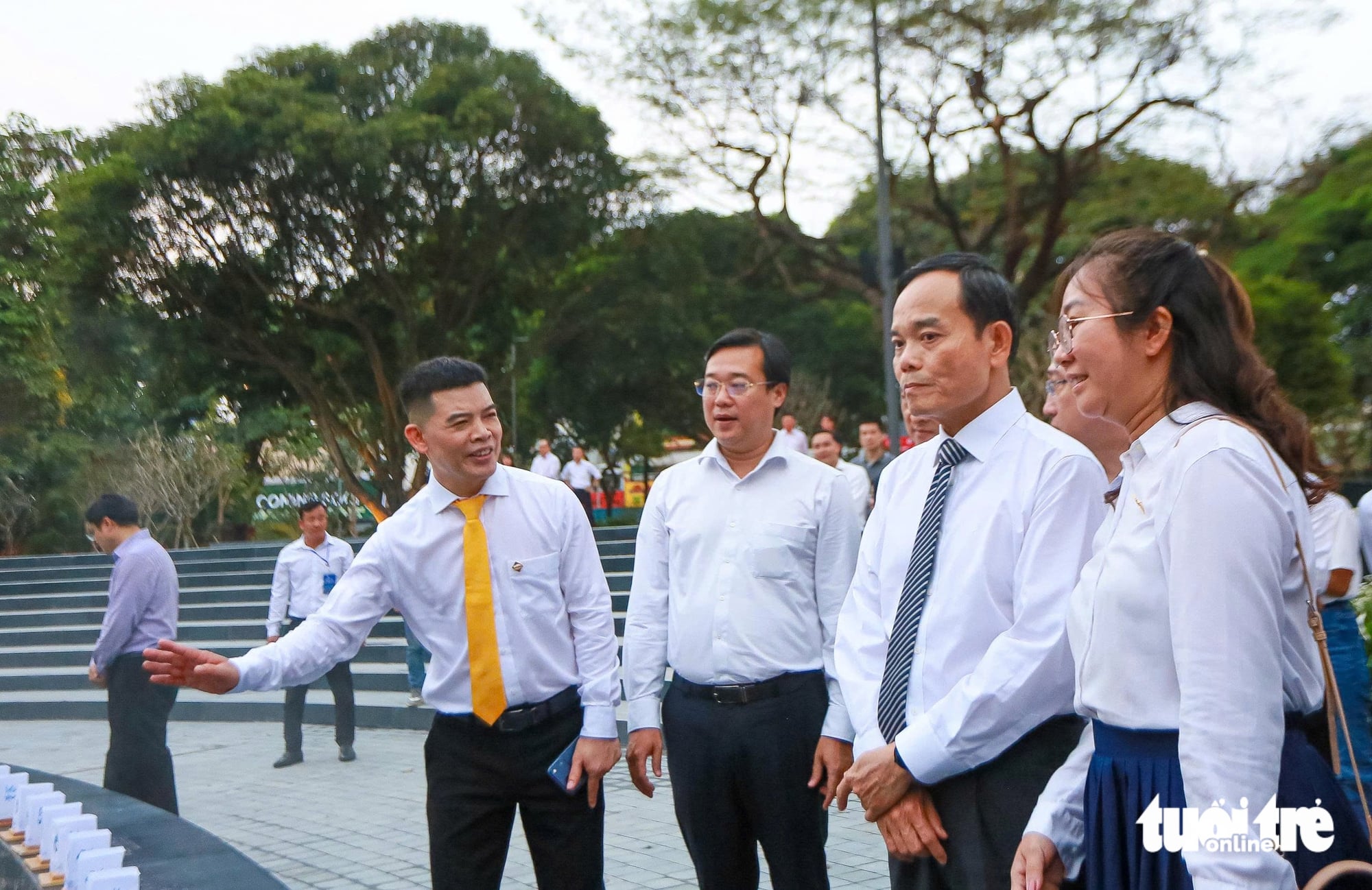 Ho Chi Minh City inaugurates COVID-19 memorial park - Ảnh 9.
