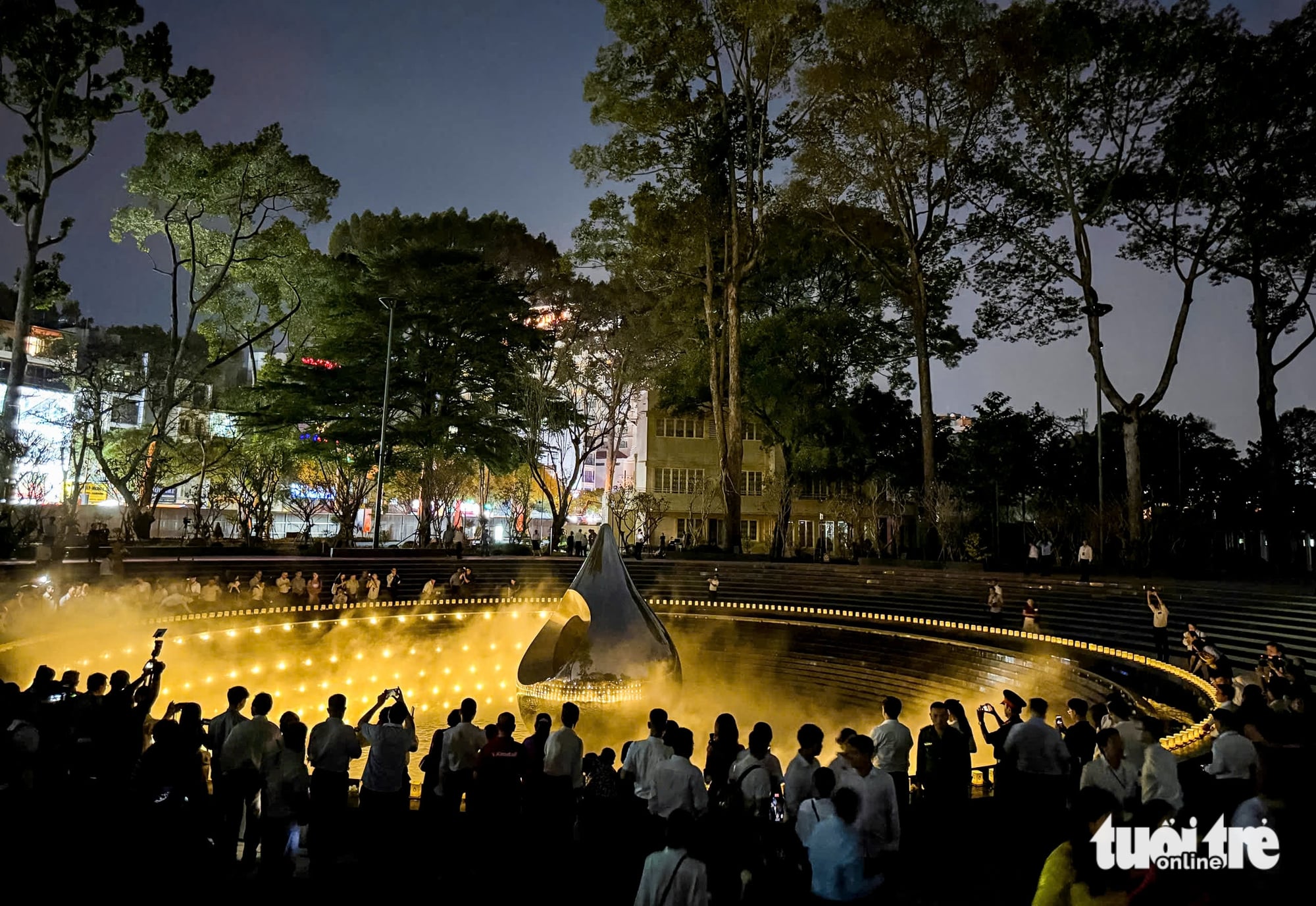 Ho Chi Minh City inaugurates COVID-19 memorial park - Ảnh 12.
