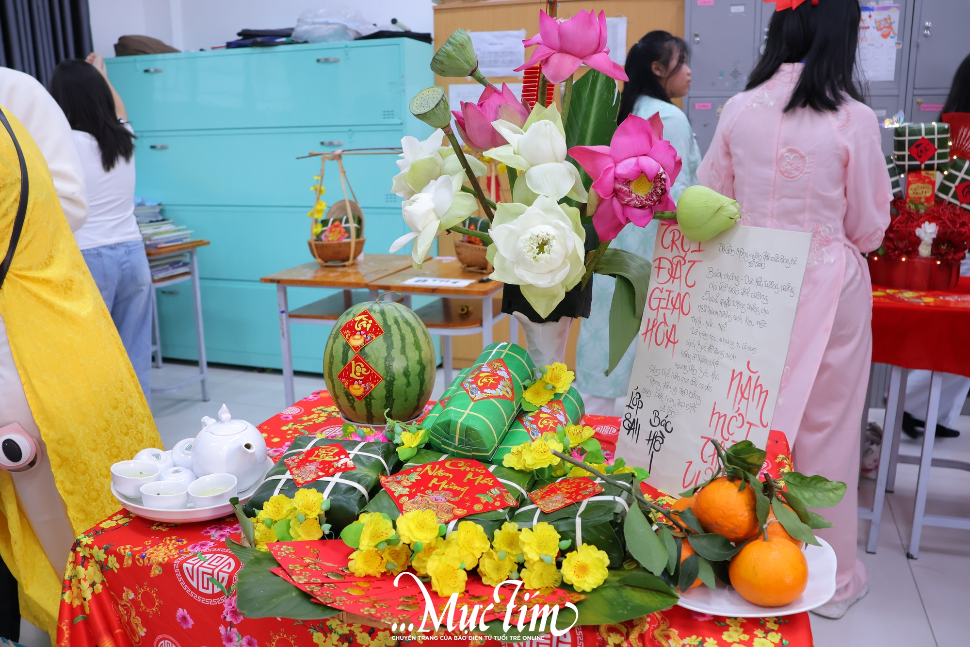 Học sinh Trường Trung học Thực hành Sài Gòn gói bánh chưng, gửi trọn yêu thương ngày Tết - Ảnh 8.