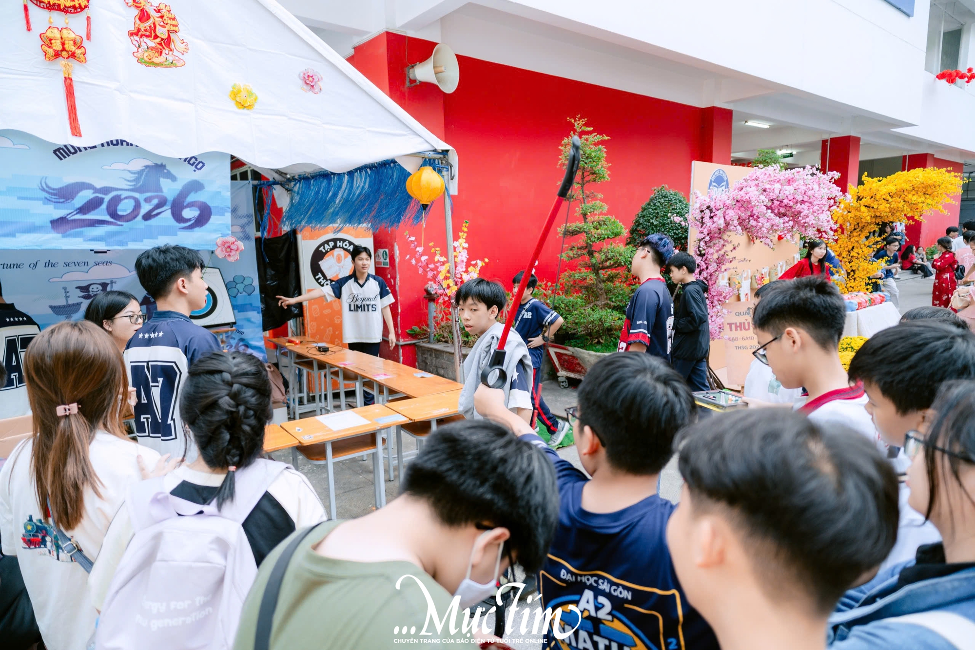 Học sinh Trường Trung học Thực hành Sài Gòn gói bánh chưng, gửi trọn yêu thương ngày Tết - Ảnh 27.