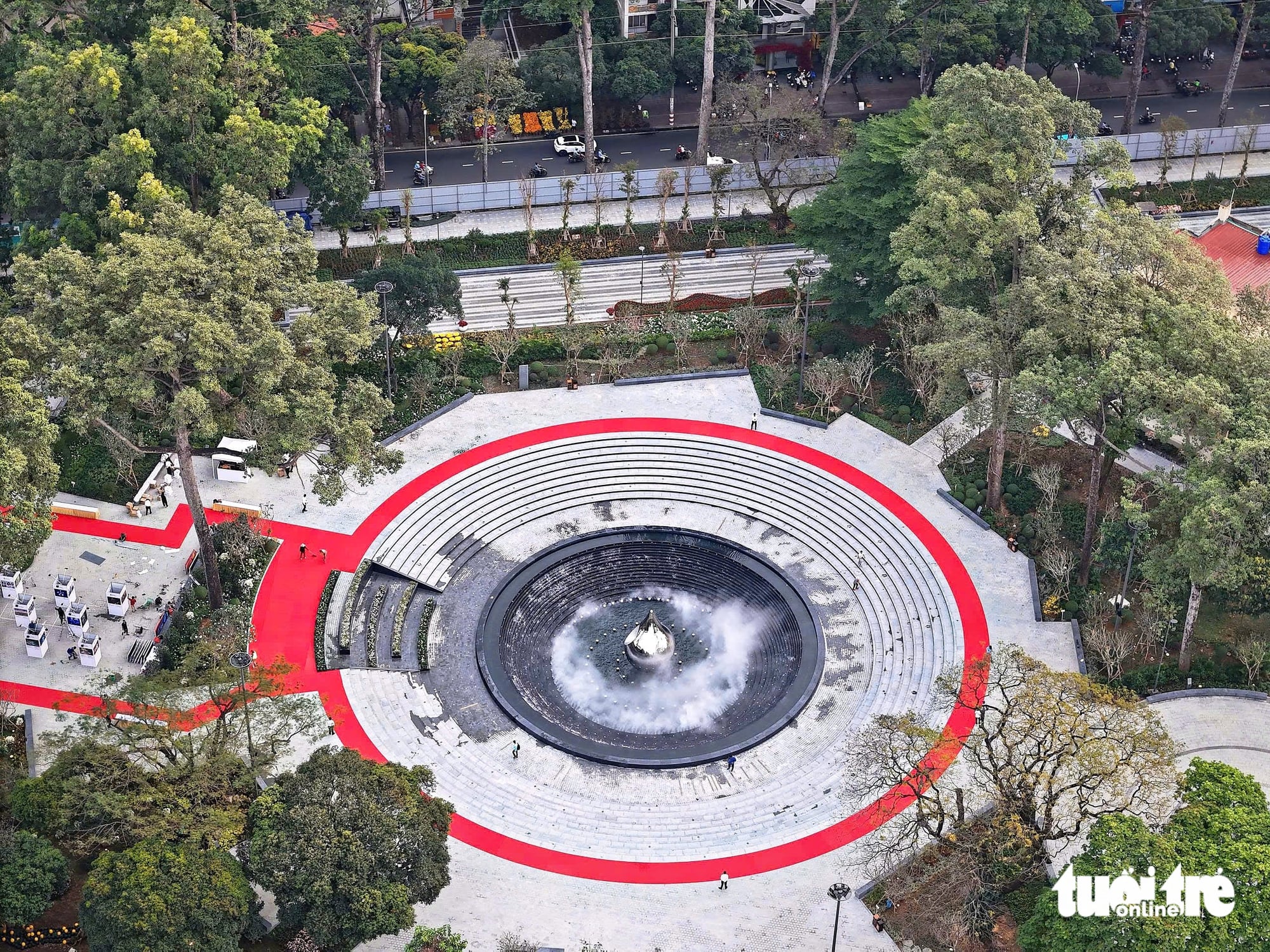 Ho Chi Minh City inaugurates COVID-19 memorial park - Ảnh 2.