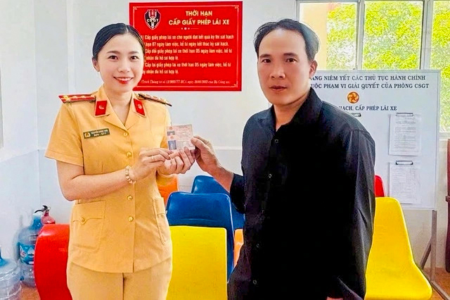 Cà Mau cấp đổi giấy phép lái xe trong ngày, hỗ trợ người lao động về quê ăn Tết