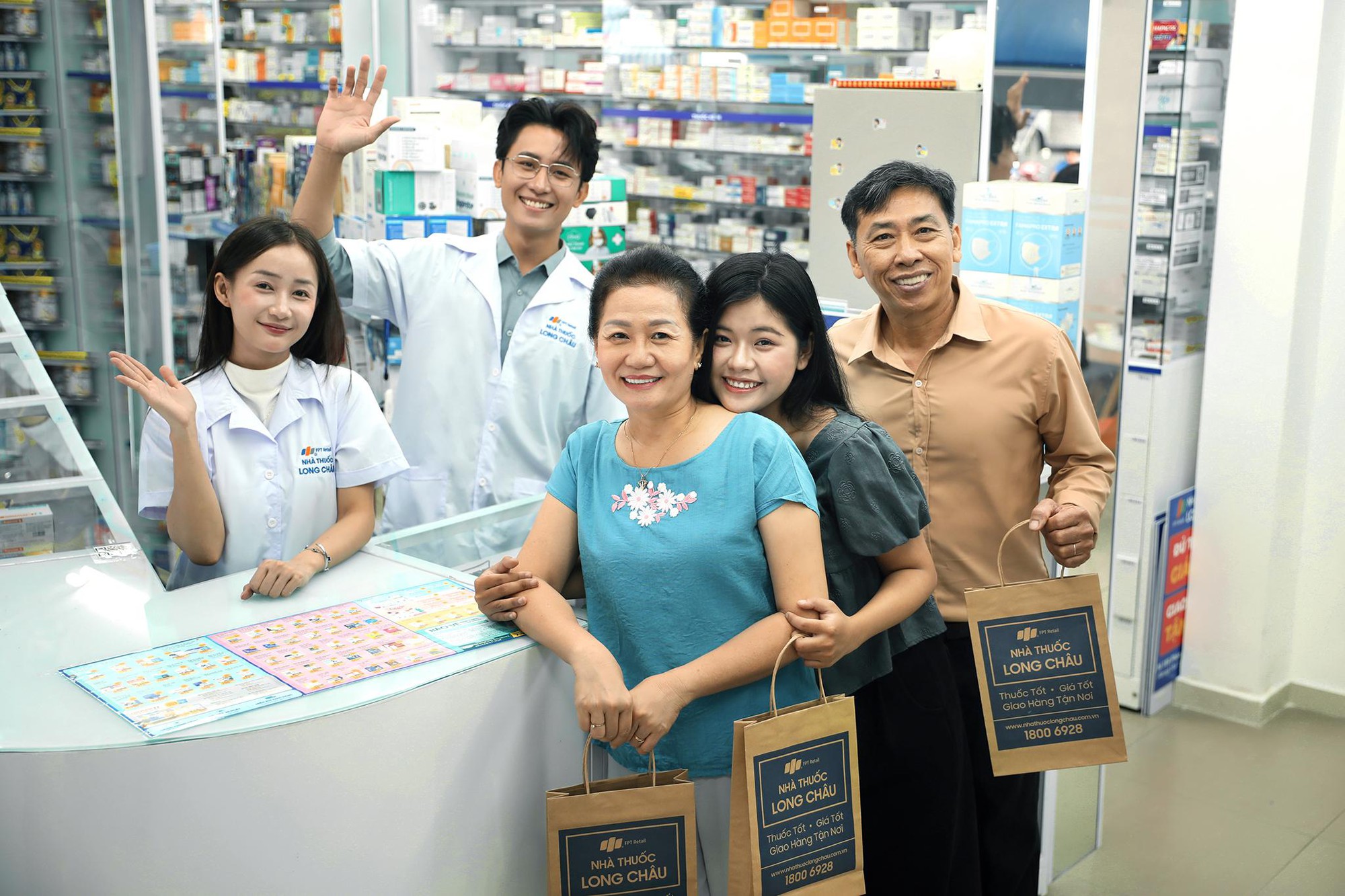 Hệ thống nhà thuốc Long Châu bảo đảm đầy đủ thuốc và ổn định giá, phục vụ Tết Nguyên đán 2026 - Ảnh 1.