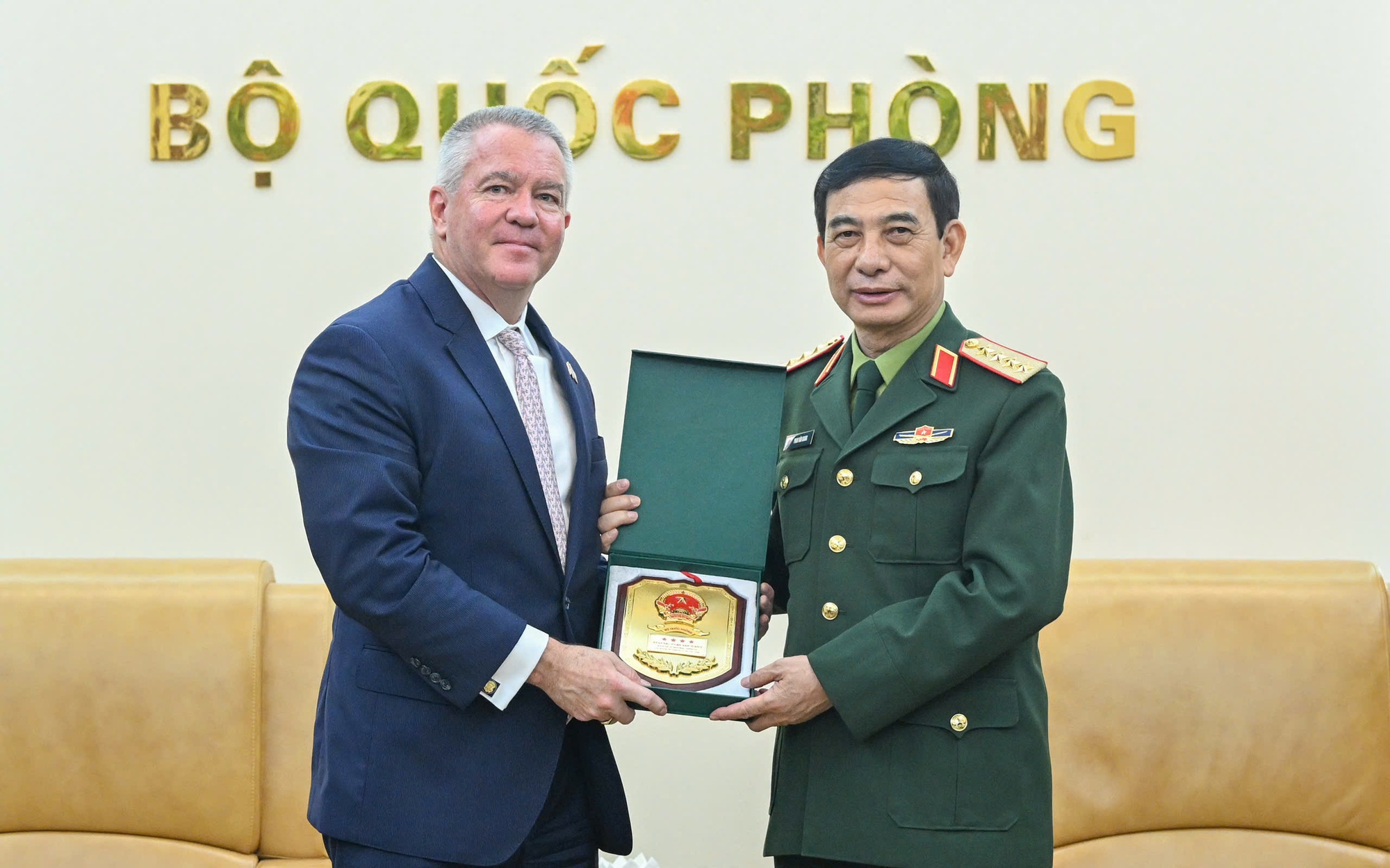 Đại tướng Phan Văn Giang tiếp trợ lý Ngoại trưởng Mỹ, thúc đẩy hợp tác quốc phòng