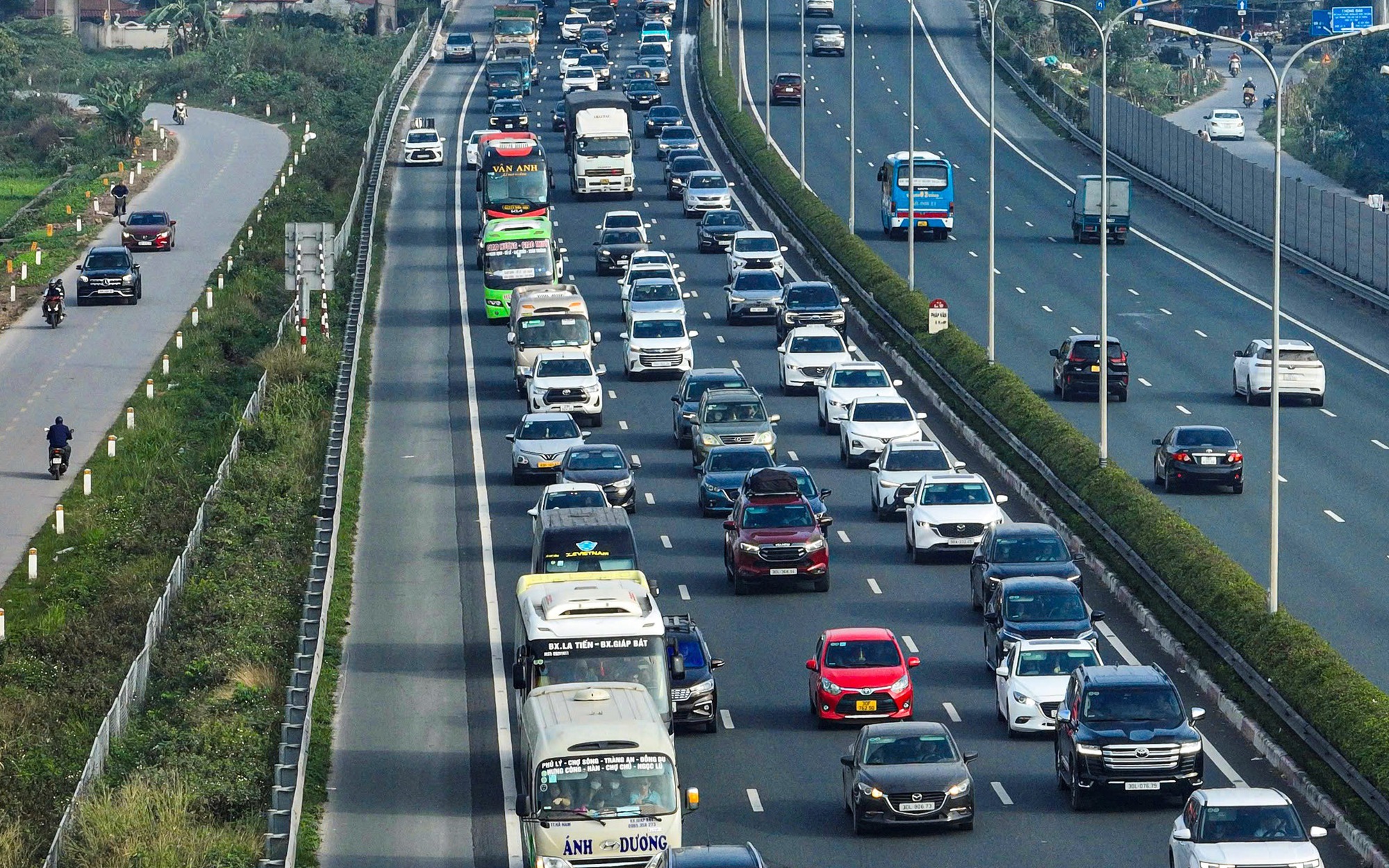 Cảnh sát giao thông xử lý hơn 10.000 vi phạm trong ngày 27 tháng Chạp