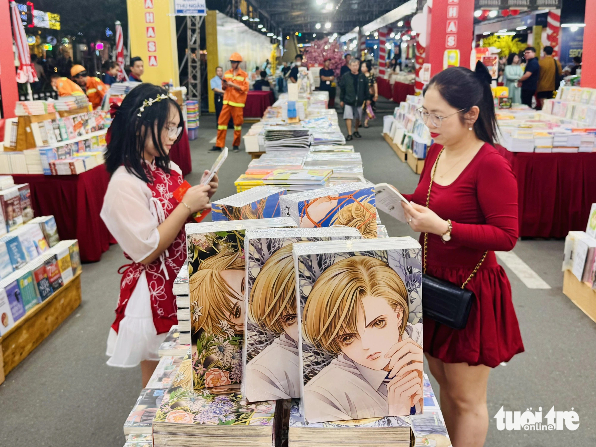 Đường sách Tết Bính Ngọ 2026 diễn ra 8 ngày với 80 hoạt động - Ảnh 1. Đường sách Tết - Ảnh 1.