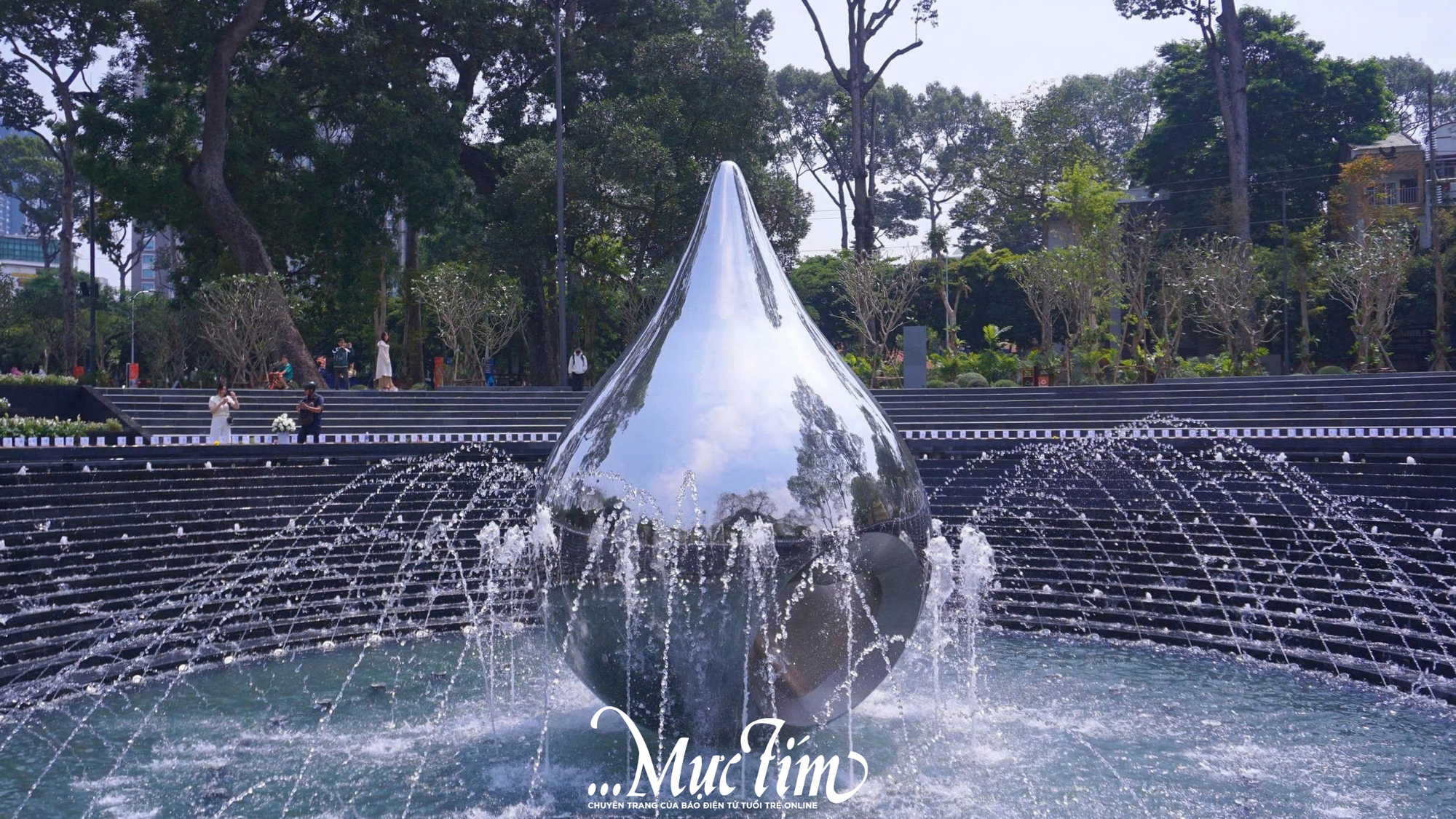 Bạn trẻ xúc động khi tham quan Công viên số 1 Lý Thái Tổ - Ảnh 3.