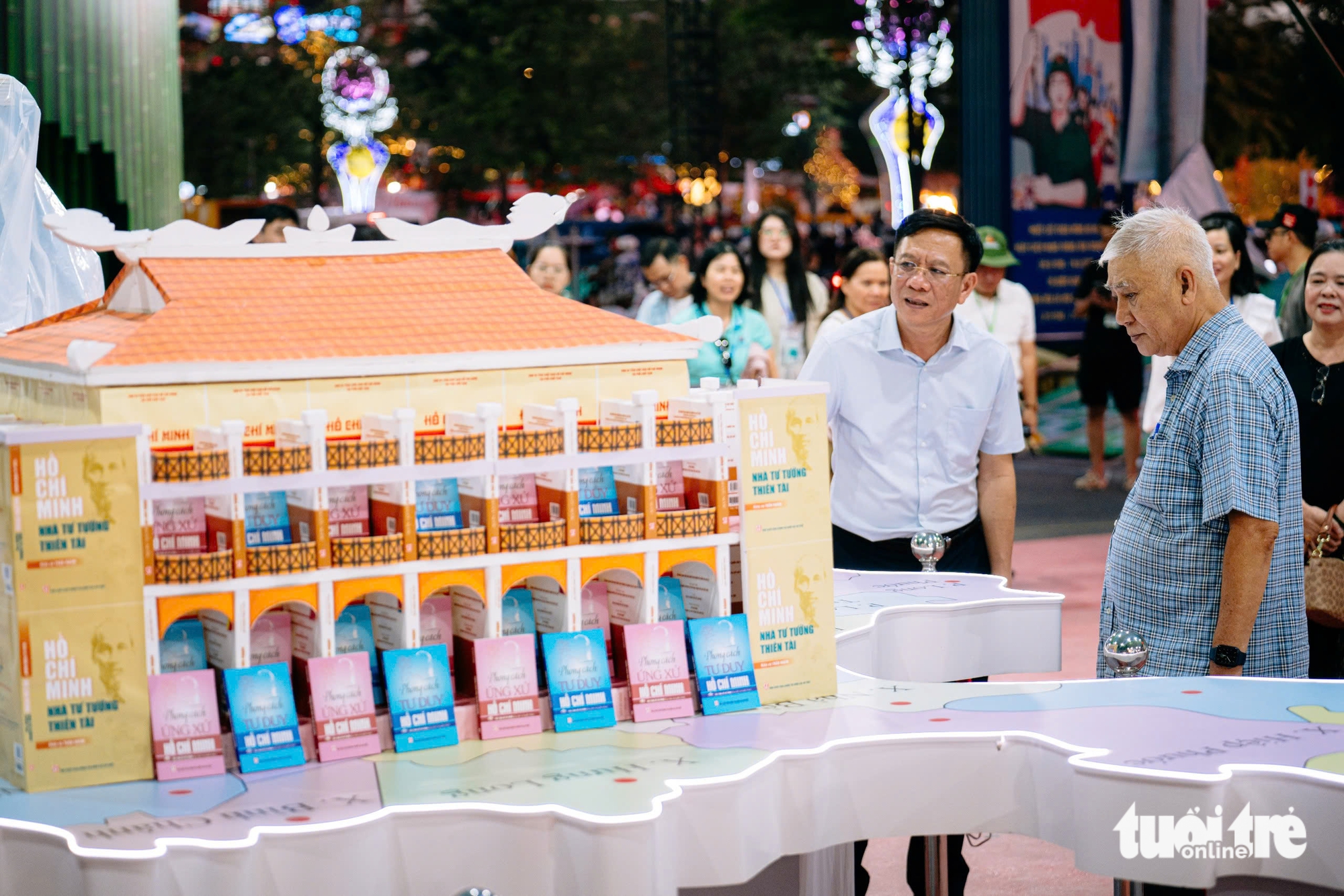  Đường sách Tết - Ảnh 7.