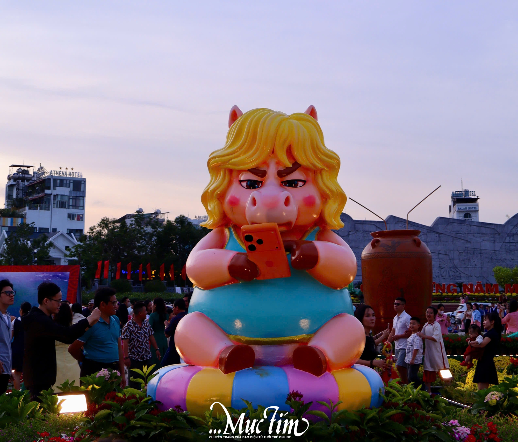 Check-in ngay cụm linh vật ngựa đang 'viral' ở Quy Nhơn (Gia Lai)- Ảnh 1.