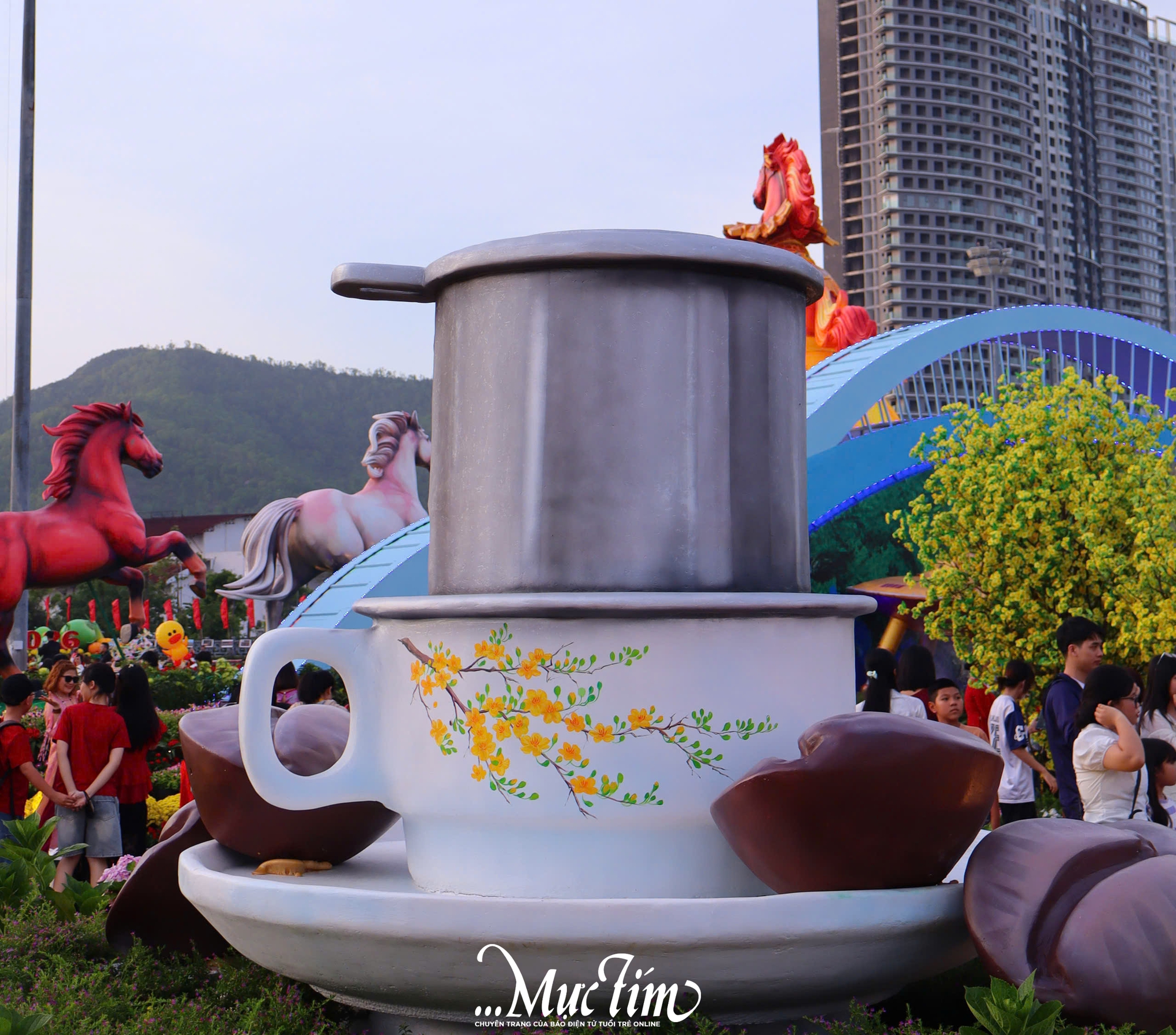 Check-in ngay cụm linh vật ngựa đang 'viral' ở Quy Nhơn (Gia Lai)- Ảnh 14.