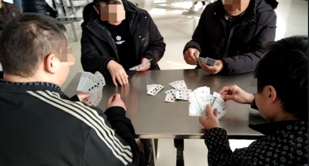 bệnh viện tâm thần - Ảnh 1.