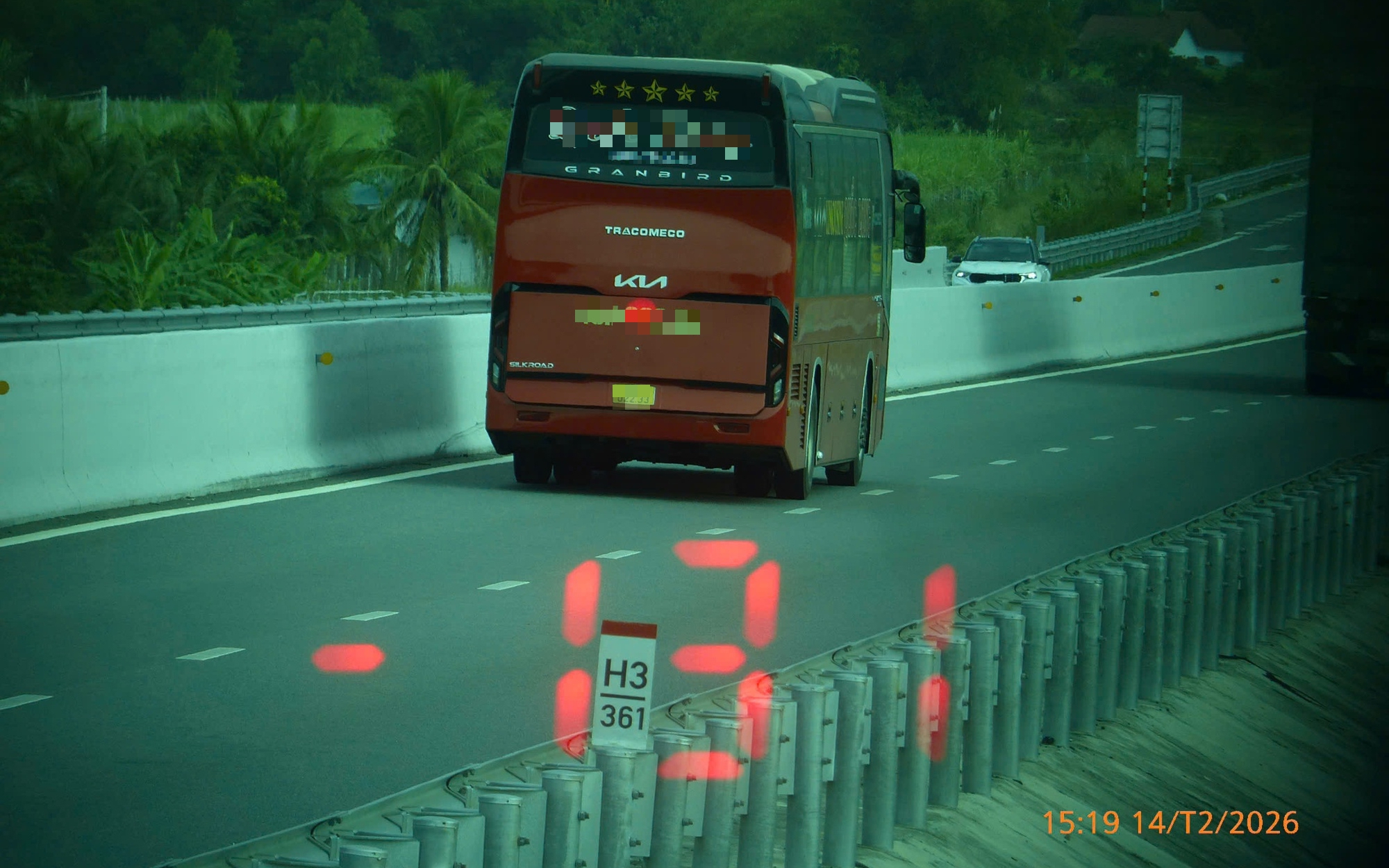 74 Xe Khách Vi Phạm Tốc Độ Trên Cao Tốc TP.HCM - Khánh Hòa, Phạt Hơn 316 Triệu Đồng