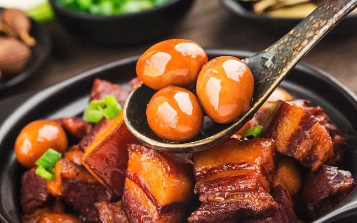 Tin đồn trứng chế biến để qua đêm gây ung thư là sai sự thật