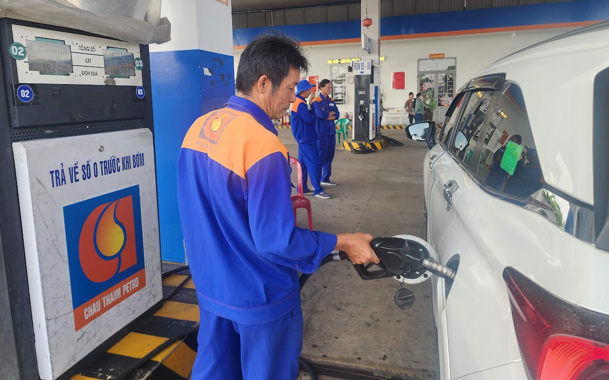 Công ty Châu Thành đề xuất khôi phục bán xăng dầu trên cao tốc sau 22 ngày ngừng hoạt động