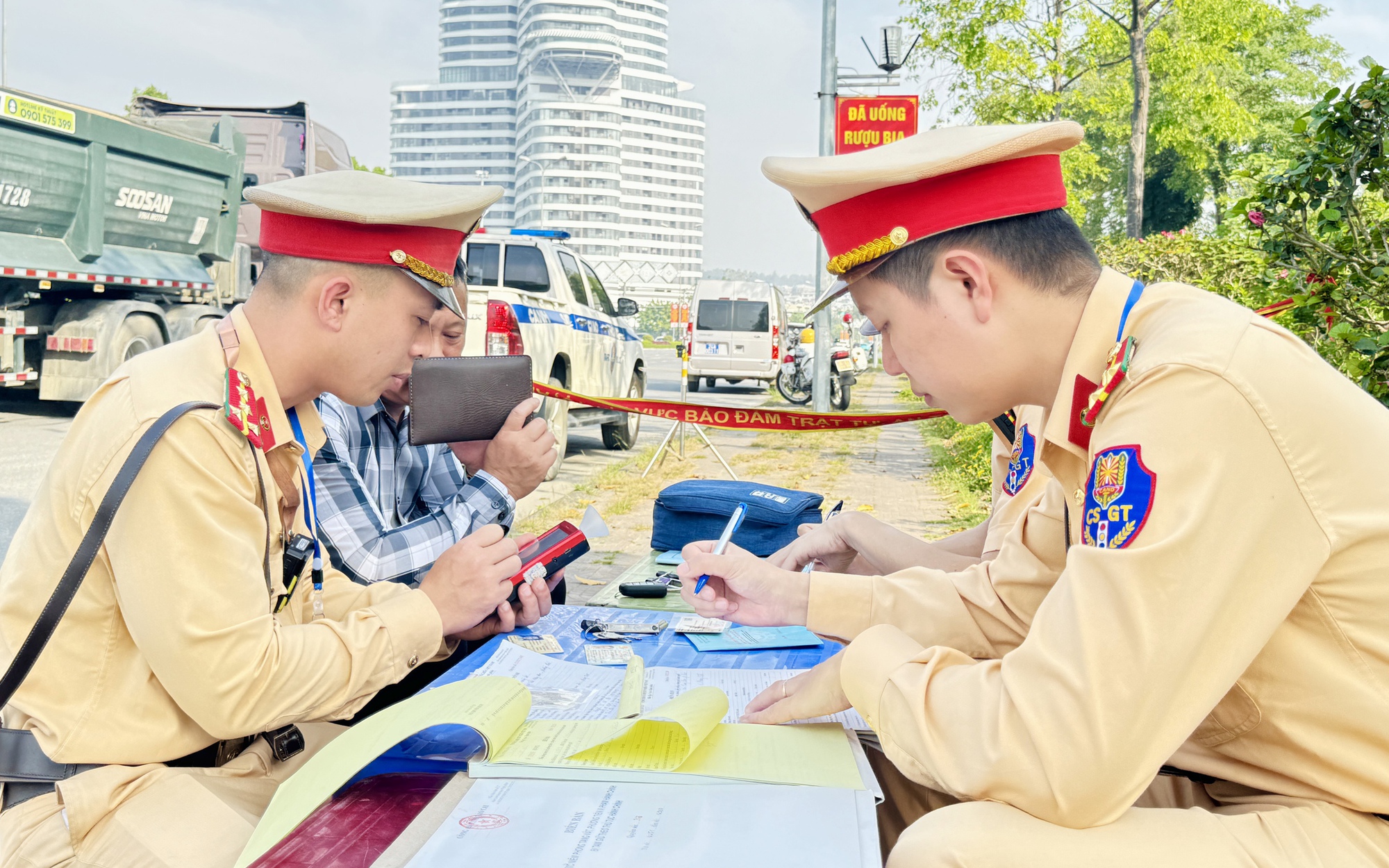 Hướng dẫn chi tiết tra cứu phạt nguội trên VNeTraffic dịp lễ Tết