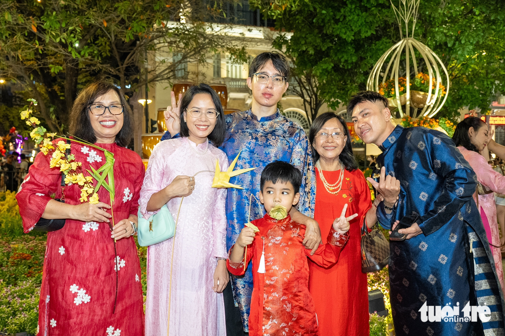 đường hoa Nguyễn Huệ - Ảnh 7.