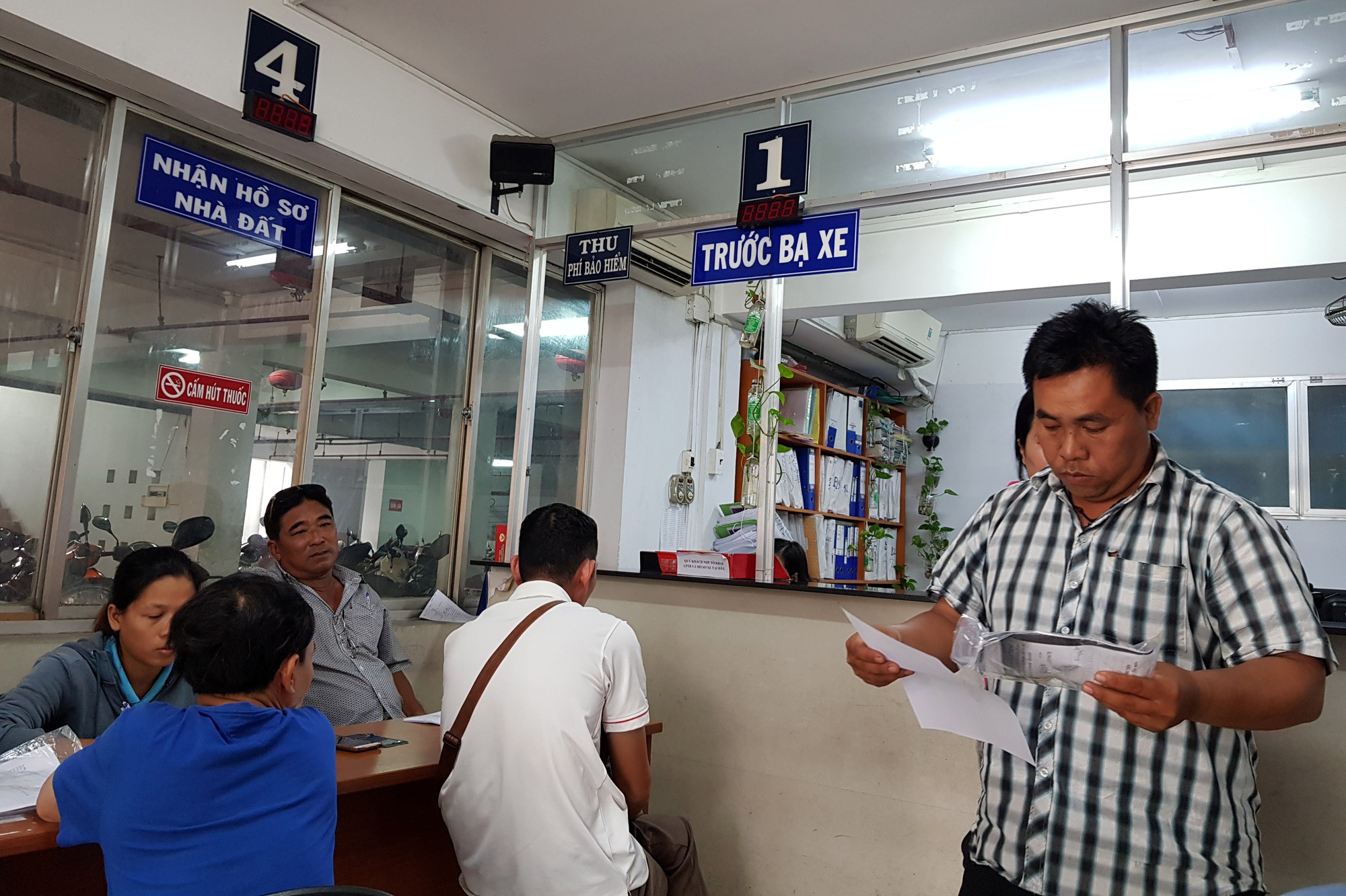 Cục Thuế yêu cầu luân chuyển toàn bộ công chức thuế nhà đất, vàng bạc trước ngày 28-2 - Ảnh 1.