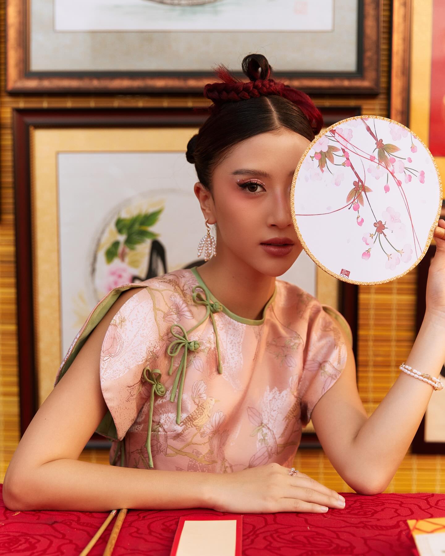 Học lỏm cách phối đồ 3 mùng của các fashionista Việt - Ảnh 1.