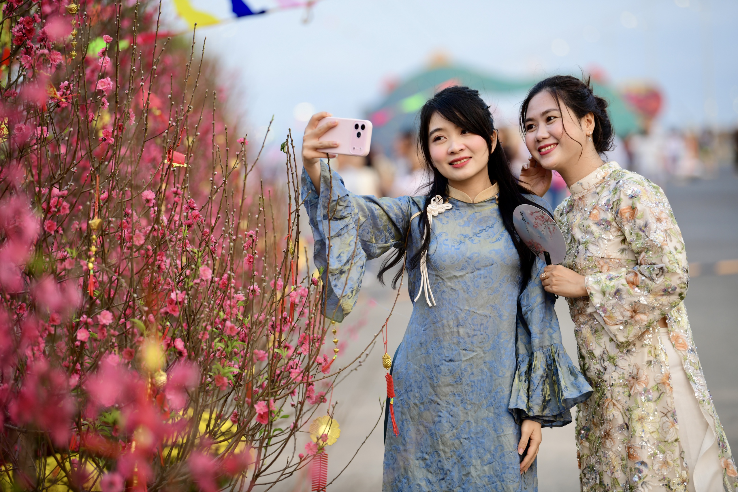 Làm gì dịp Tết để may mắn, bình an cả năm? - Ảnh 1. bình an - Ảnh 1.