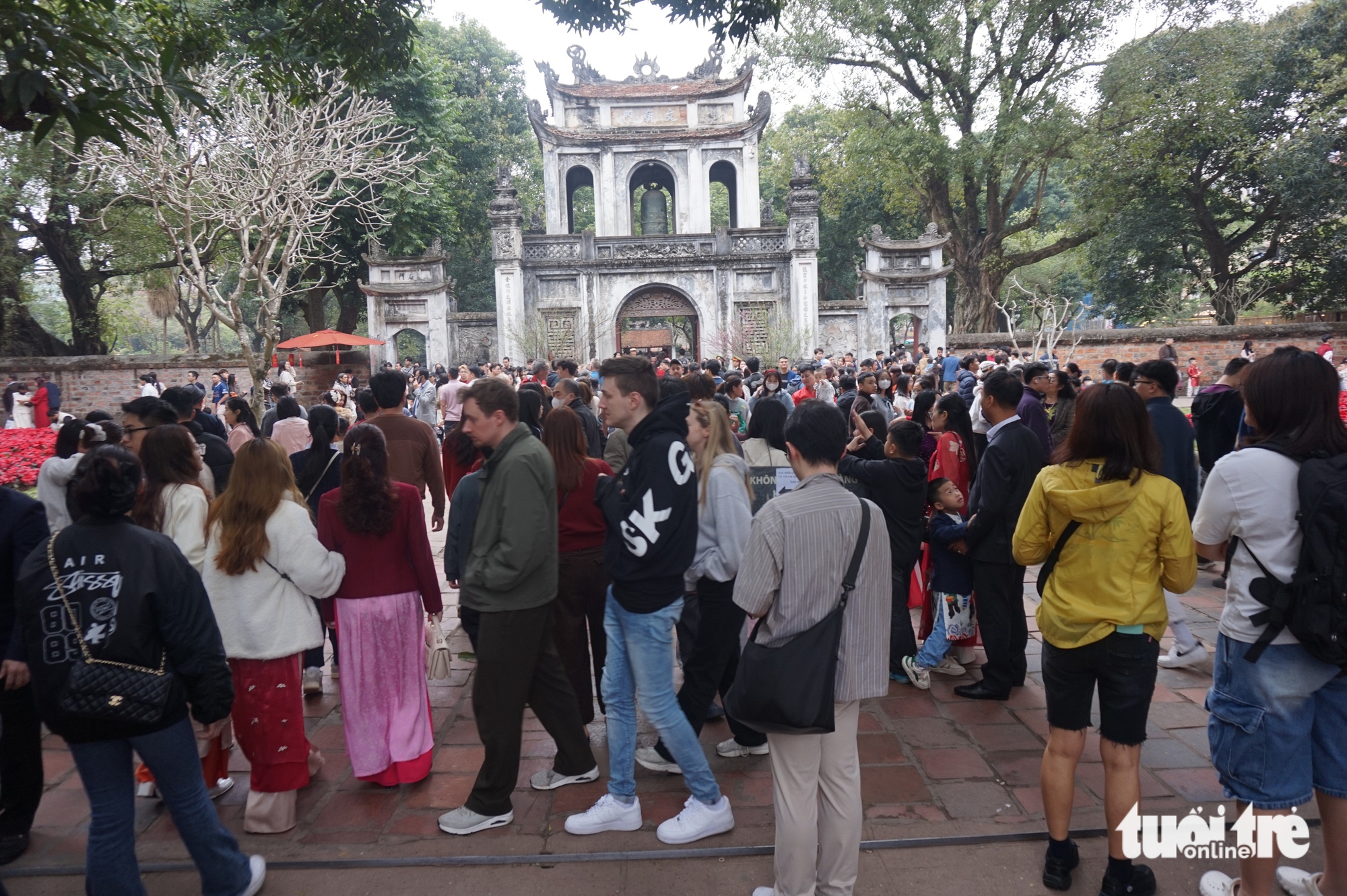 Văn Miếu Quốc Tử Giám - Ảnh 1.