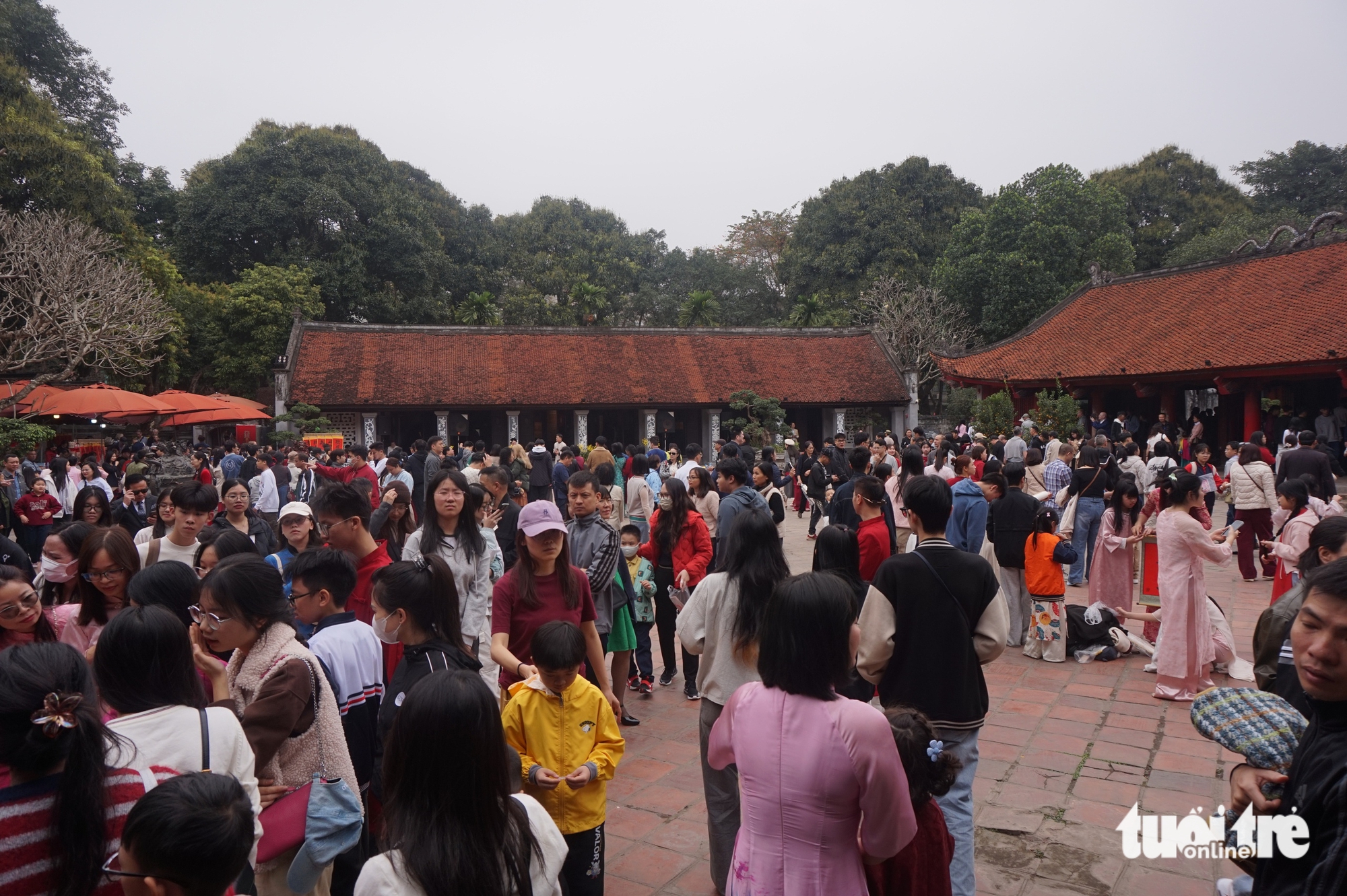 Văn Miếu Quốc Tử Giám - Ảnh 2.