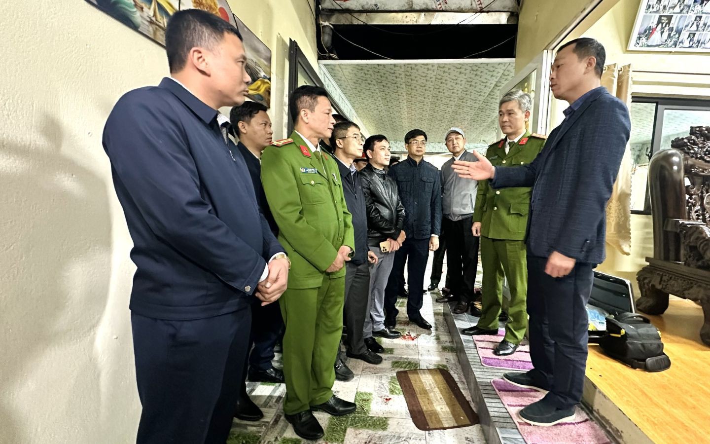 Thanh Hóa: Nghi phạm ném vật liệu nổ tự chế tử vong, 10 người bị thương