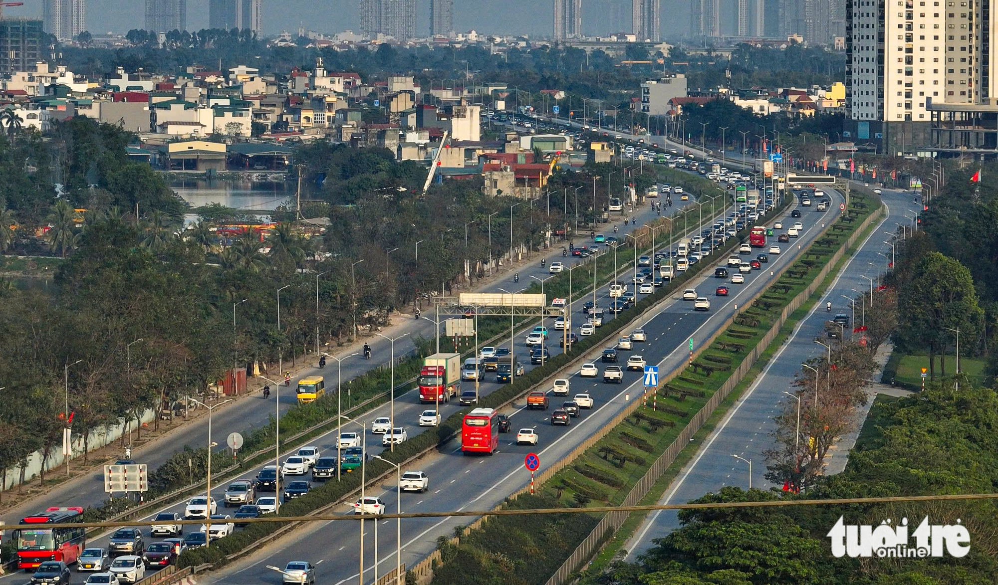 Mùng 4 Tết: Xử lý 8.241 tài xế vi phạm; Hà Nội bắt đầu ùn tắc ở cửa ngõ - Ảnh 4.