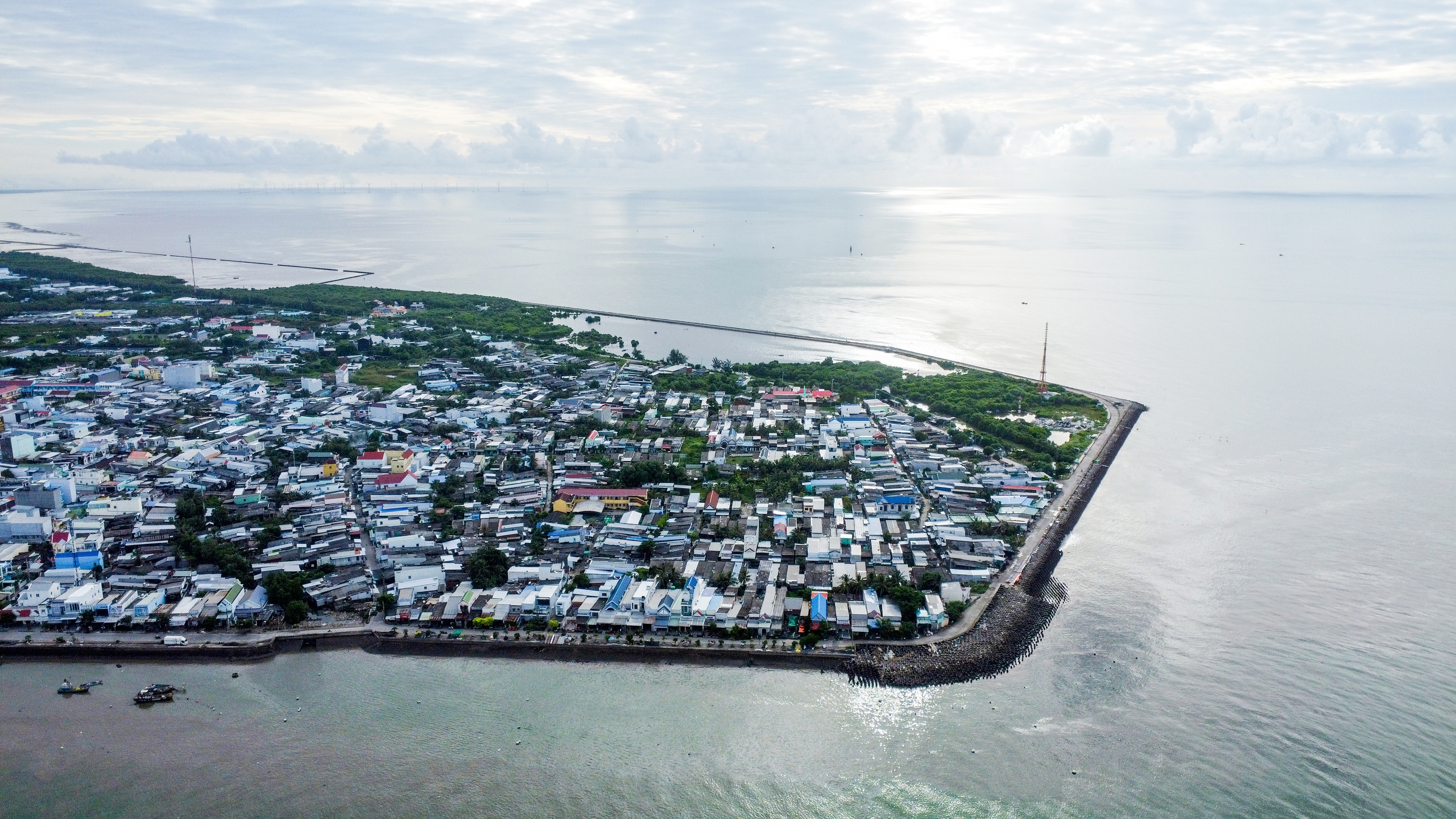 TÀU THUYỀN - Ảnh 1.