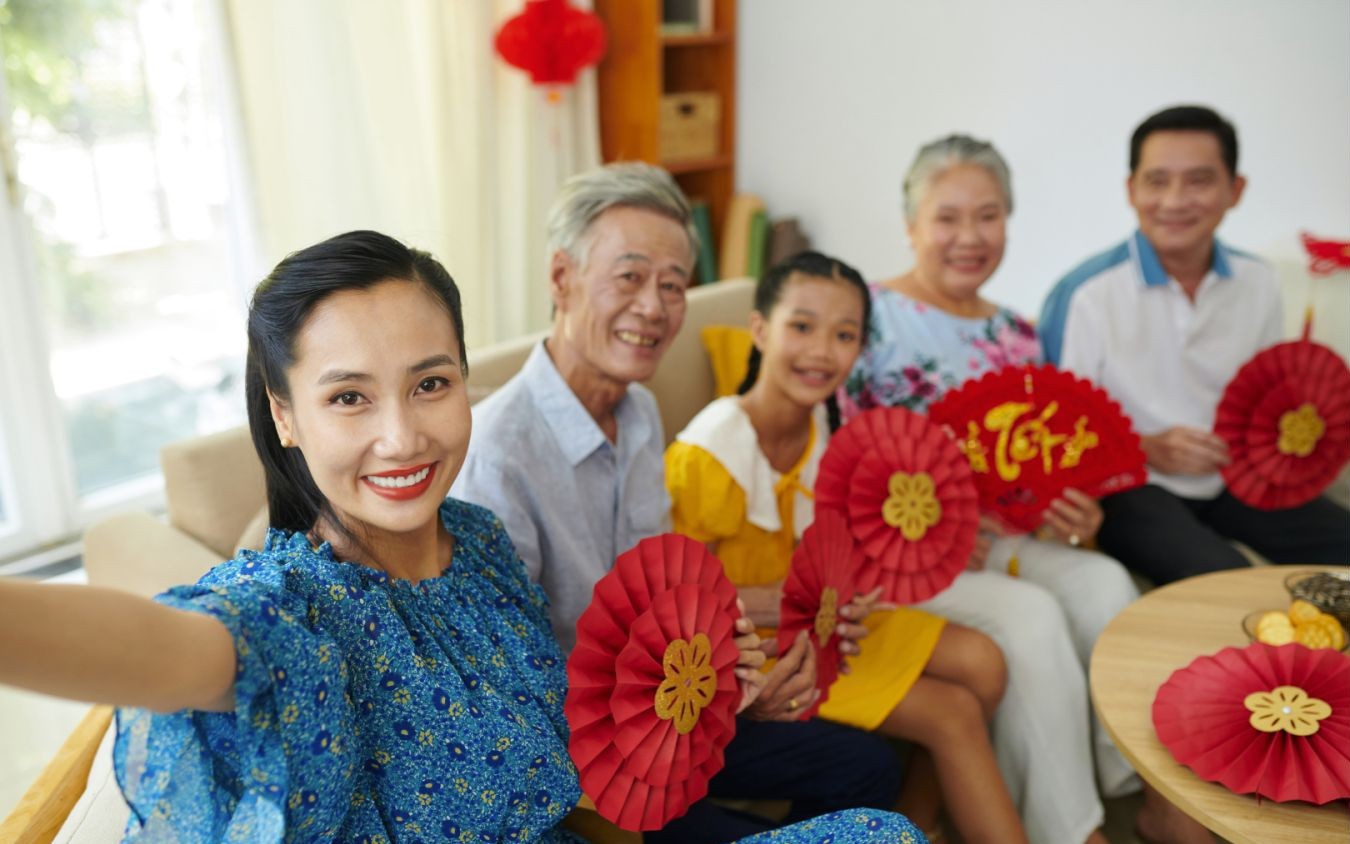 Giao tiếp trực tuyến trở thành thói quen không thể thiếu trong các gia đình Việt