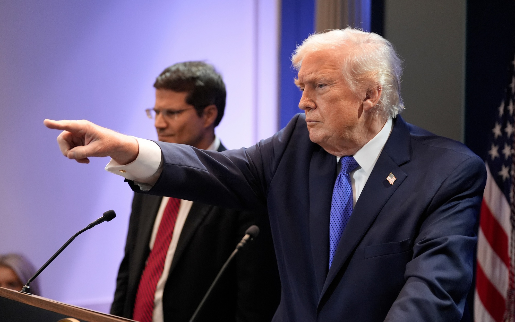 Tòa án tối cao Mỹ bác thuế quan Trump, tổng thống áp mức mới 10%